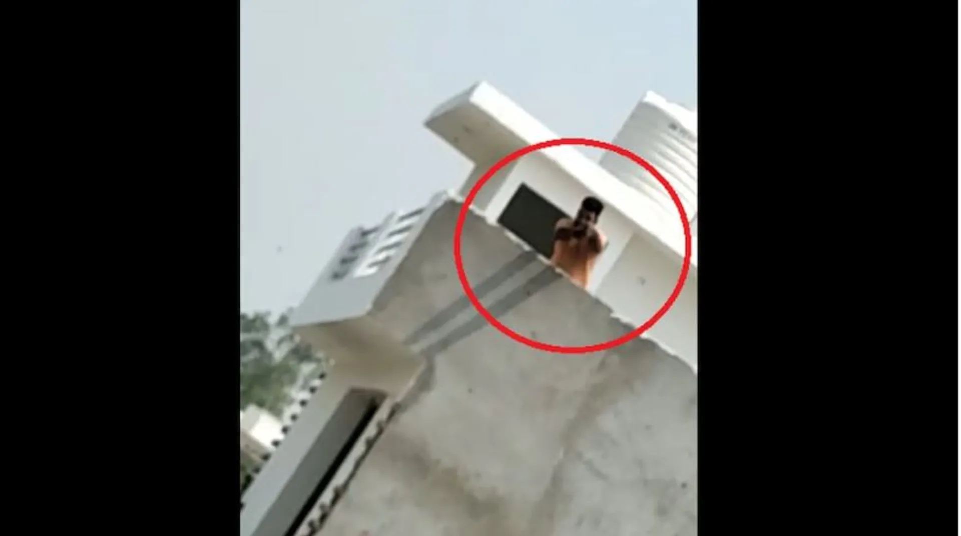 ଡିଜେକୁ ନେଇ ବିବାଦ, କନ୍ୟାପକ୍ଷ ଉପରେ ଗୁଳି ଚଳାଇଲା ବର । ୫୦ ବର୍ଷୀୟ ବୃଦ୍ଧଙ୍କ ମୃତ୍ୟୁ । ପଢନ୍ତୁ ପୂରା ଘଟଣା ...