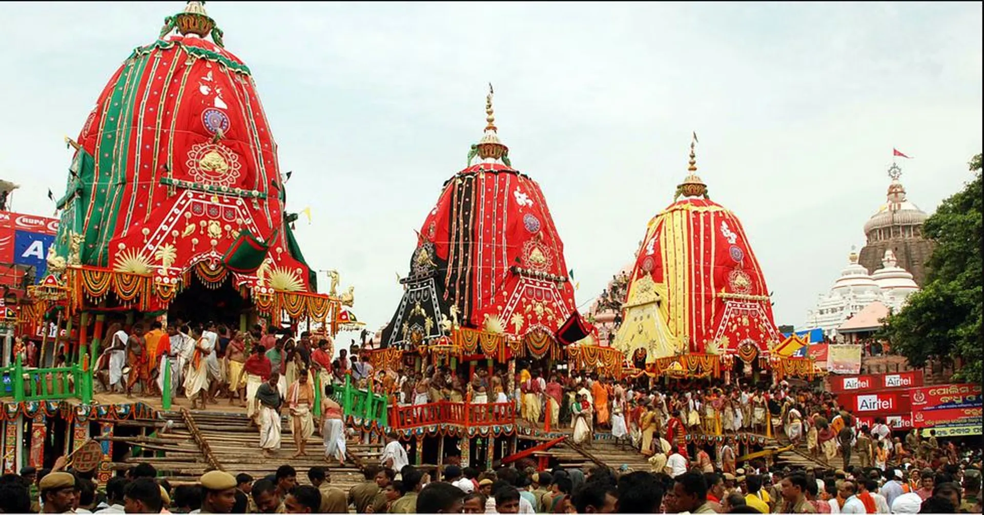 ଶ୍ରୀକ୍ଷେତ୍ରରେ ବିଶ୍ୱ ପ୍ରସିଦ୍ଧ ଘୋଷଯାତ୍ରା । ବଡଦେଉଳରୁ ବାହାରି ଭକ୍ତଙ୍କୁ ଦର୍ଶନ ଦିଅନ୍ତି ମହାପ୍ରଭୁ