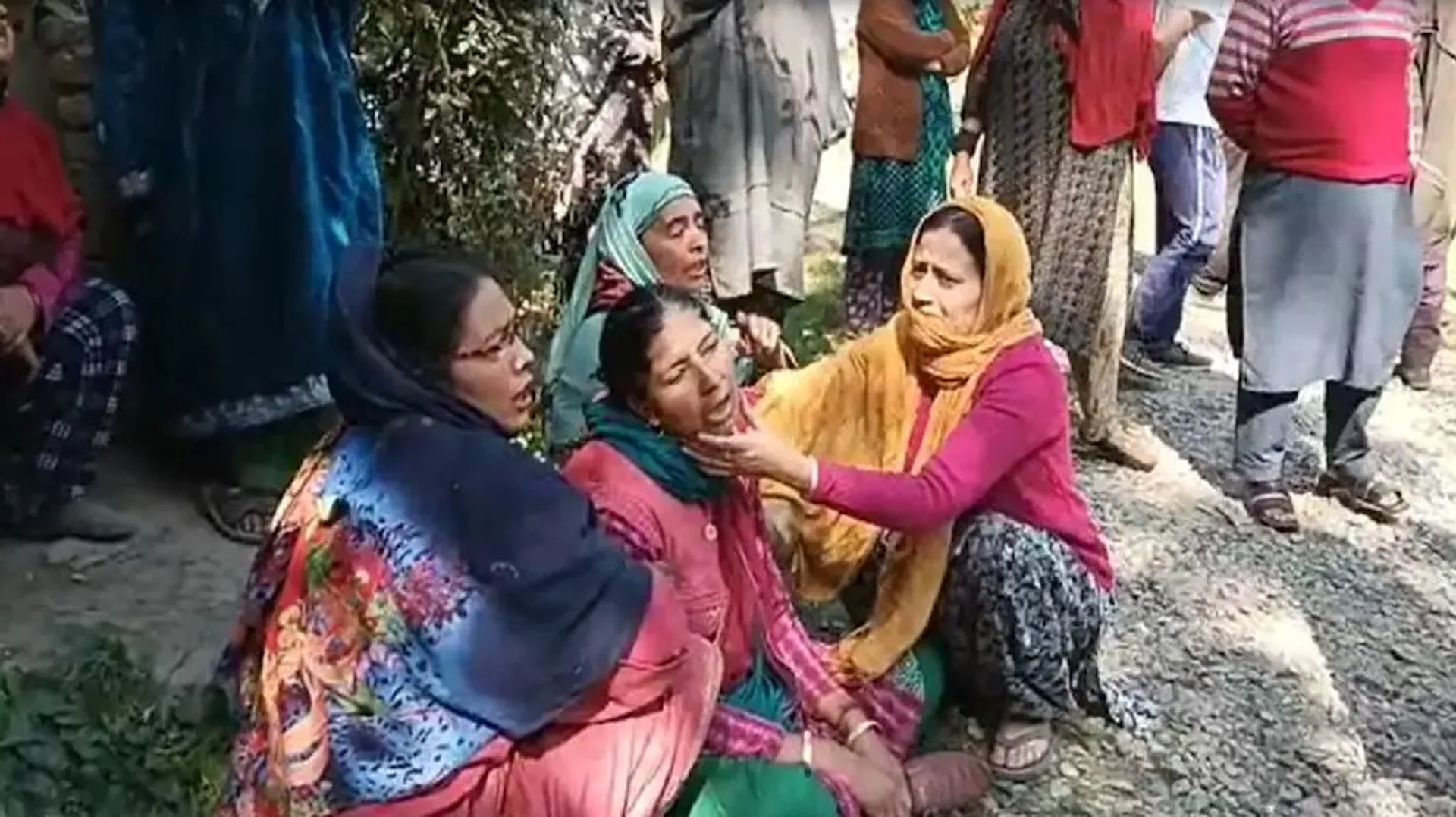 ଜମ୍ମୁ-କାଶ୍ମୀରରେ ପୁଣି ଟାର୍ଗେଟ୍ କିଲିଂ : ଶୋପିୟାଂରେ କାଶ୍ମୀର ପଣ୍ଡିତଙ୍କୁ ଗୁଳିମାରି ହତ୍ୟା ।