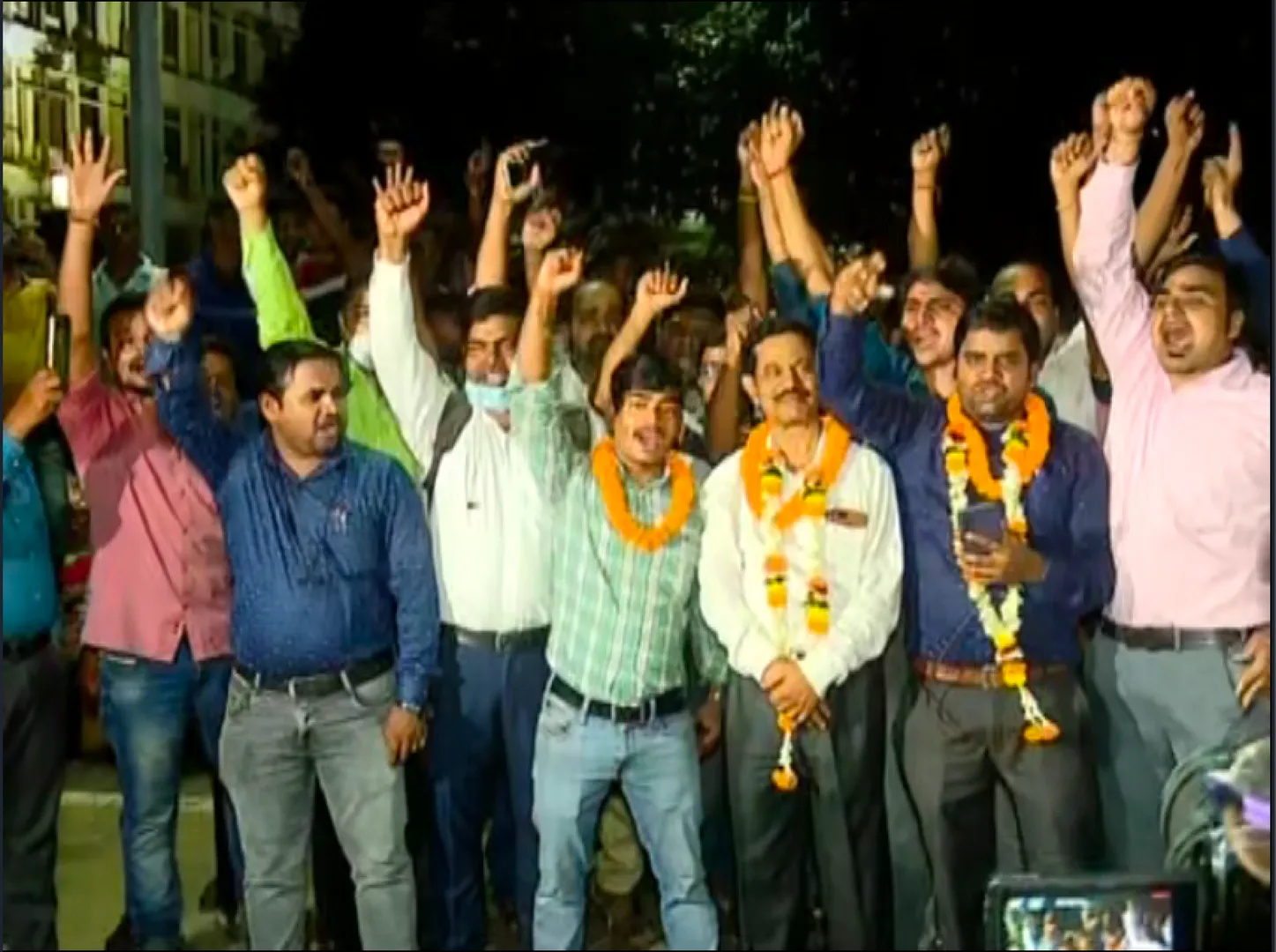 ରାଜ୍ୟରେ ଶେଷ ହେଲା ଠିକା ନିଯୁକ୍ତିର ଯୁଗ । ସ୍ଥାୟୀ ହେବେ ୫୭ ହଜାର କର୍ମଚାରୀ, ଆଜି ବିଦ୍ଧିବଦ୍ଧ ଭାବେ ପ୍ରକାଶ ପାଇବ ବିଜ୍ଞପ୍ତି