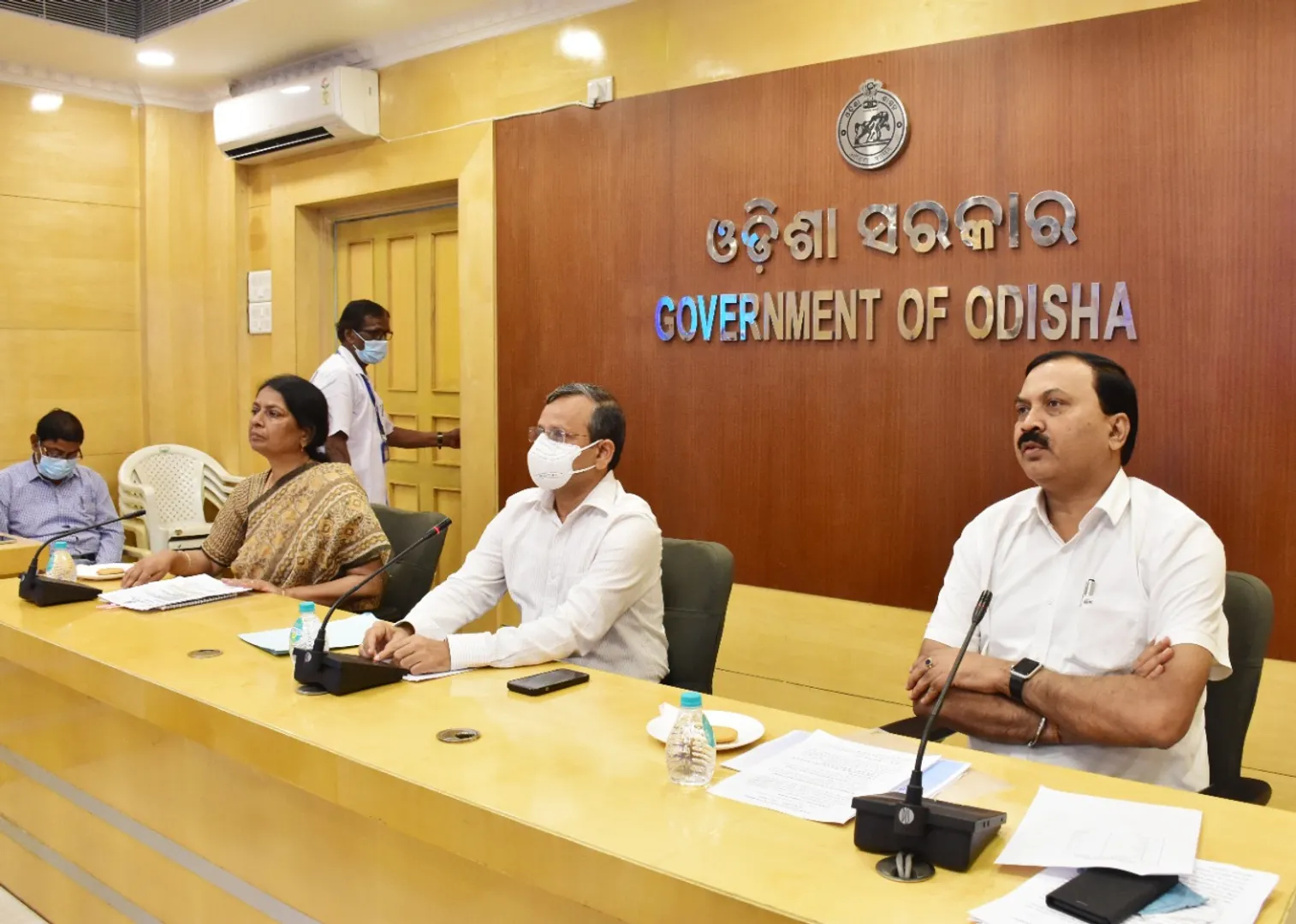 ବାତ୍ୟା ଋତୁ ପାଇଁ ପ୍ରସ୍ତୁତ ରହିବାକୁ ମୁଖ୍ୟ ଶାସନ ସଚିବଙ୍କ ନିର୍ଦ୍ଦେଶ । ପଢନ୍ତୁ, କ'ଣ କହିଲେ ମୁଖ୍ୟ ଶାସନ ସଚିବ ସୁରେଶ ଚନ୍ଦ୍ର ମହାପାତ୍ର?