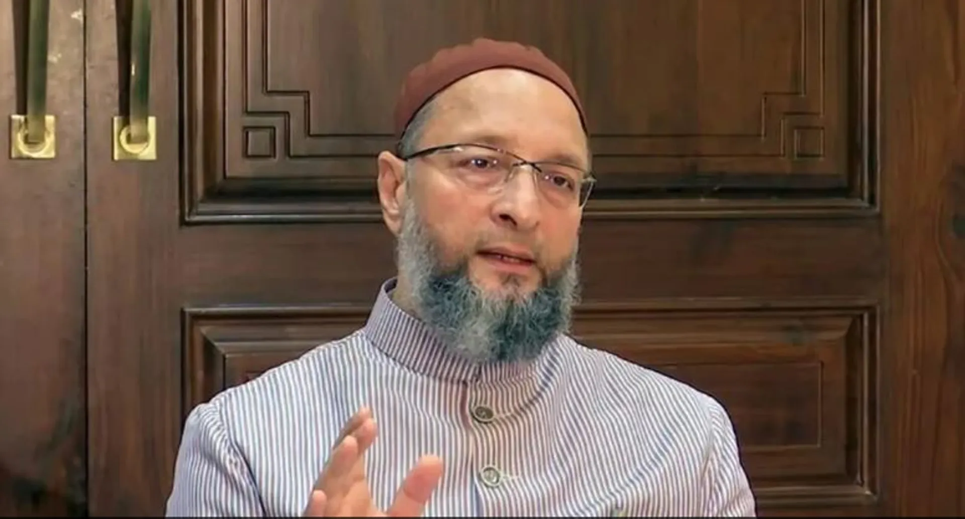 ହିଜାବ ବିବାଦ: ହାଇକୋର୍ଟର ଫଇସଲାକୁ ଭୁଲ କହିଲେ ଓୱେସୀ, ବିଜେପି ଏହାକୁ କରୁଛି ପ୍ରସଙ୍ଗ।