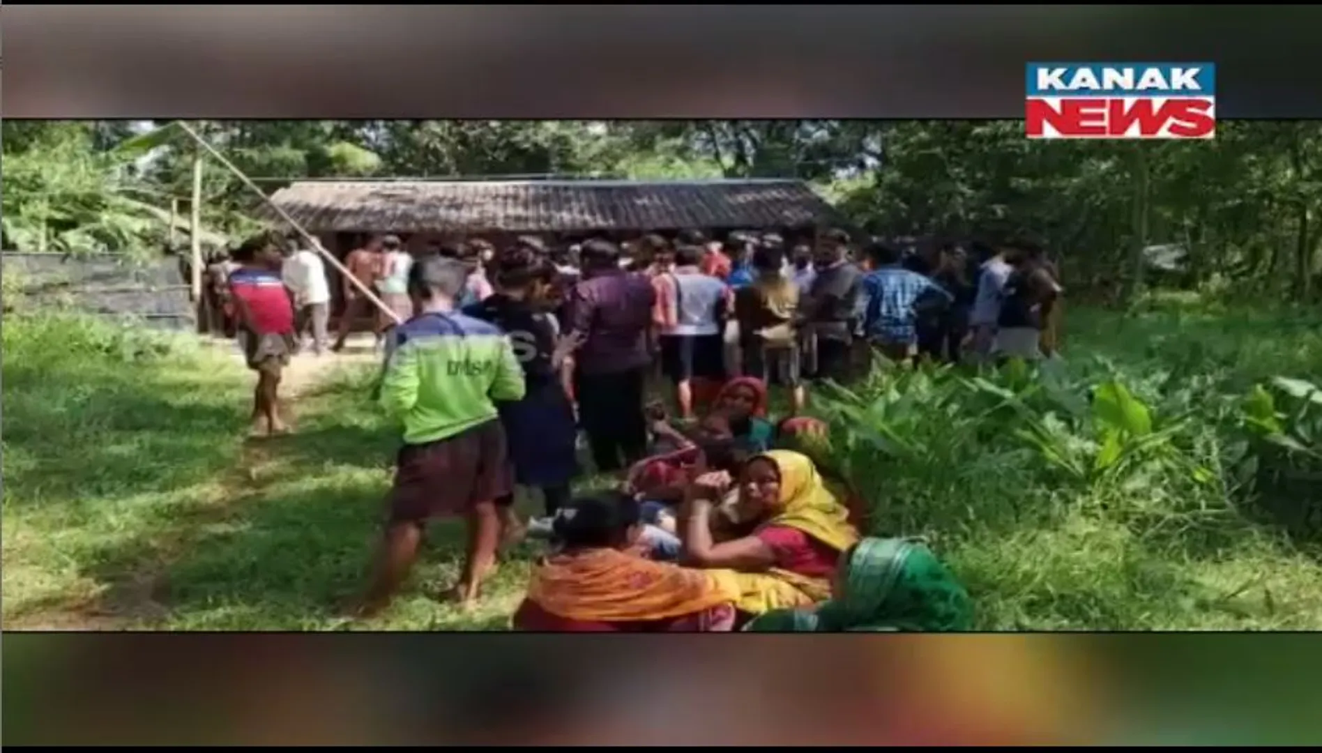 ୪ ଦିନ ପରେ ବି ପୋଡା ହୋଇପାରୁନି ଶବ। ନ୍ୟାୟ ଦାବିରେ ମୃତଦେହ ଧରି ଧାରଣାରେ ଯୁବକଙ୍କ ପରିବାର। 