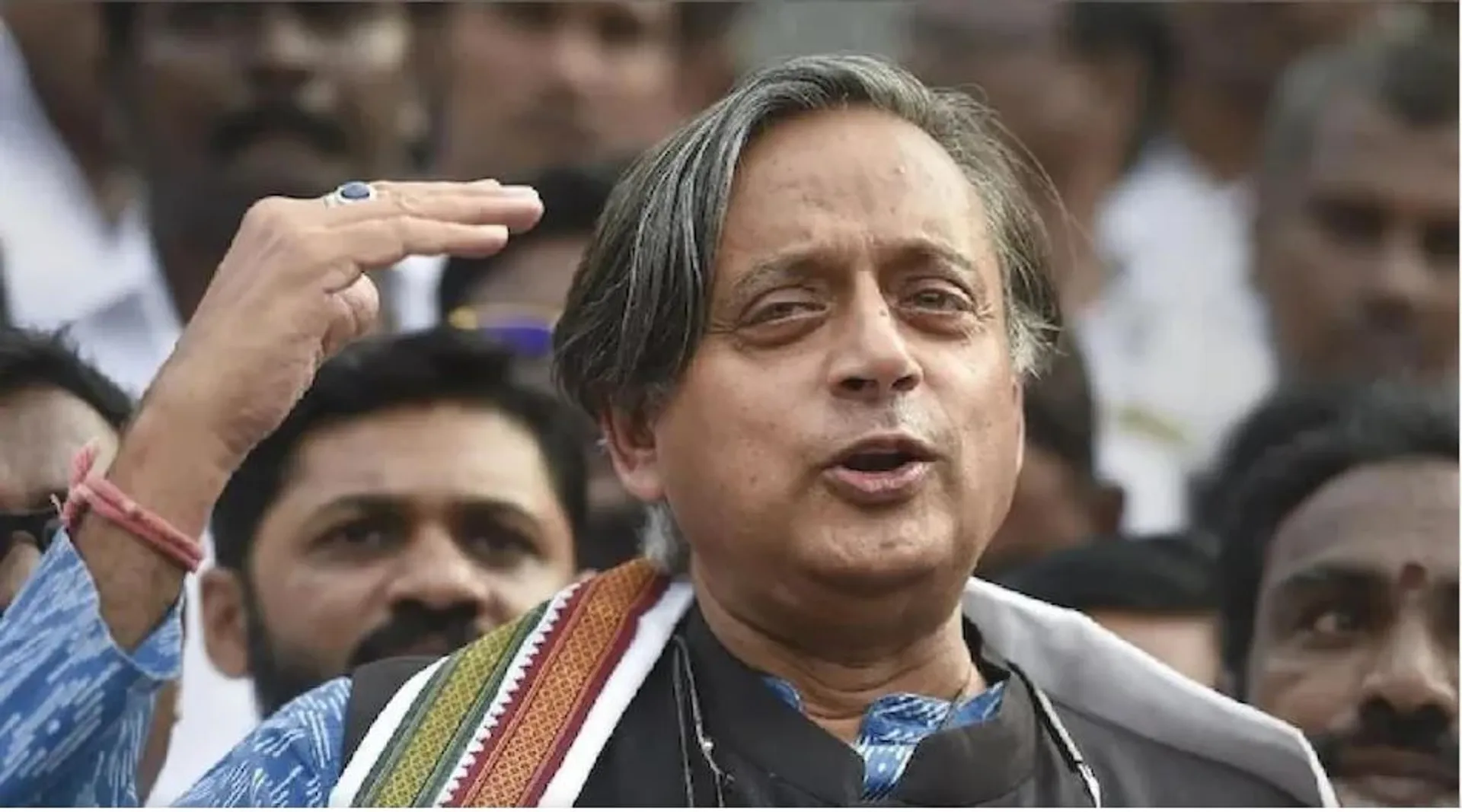 ଯେଉଁମାନଙ୍କୁ ଲାଗୁଛି କଂଗ୍ରେସରେ ସବୁ ଠିକ ଚାଲିଛି ସେମାନେ ମୋତେ ଭୋଟ ଦିଅନ୍ତୁ ନାହିଁ । ଅଧ୍ୟକ୍ଷ ନିର୍ବାଚନକୁ ନେଇ ଶଶୀ ଥରୁରଙ୍କ ବଡ ବୟାନ ...