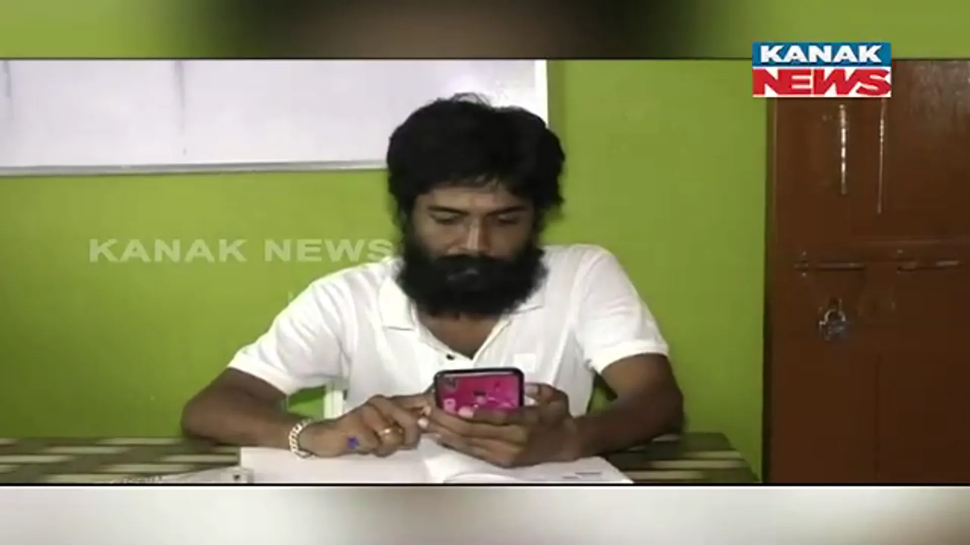 ଟ୍ୱିଟର ବୟ ଅଶୋକ କୁମାରଙ୍କୁ ନେଇ ଚର୍ଚ୍ଚା : ଟ୍ୱିଟର ମାଧ୍ୟମରେ ସରକାରଙ୍କ ପାଖରେ ପହଞ୍ଚାଉଛନ୍ତି ସମସ୍ୟା 