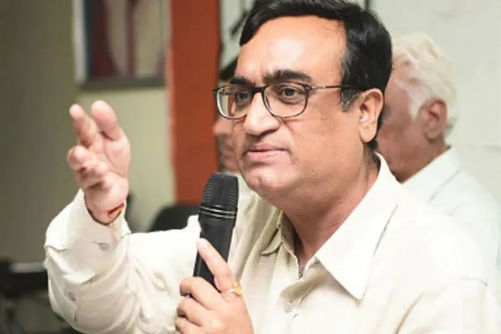 ରାଜସ୍ଥାନ ପ୍ରଦେଶ କଂଗ୍ରେସ ପ୍ରଭାରୀ ପଦରୁ ଇସ୍ତଫା ଦେଲେ ଅଜୟ ମାକେନ। କଂଗ୍ରେସ ସଭାପତି ମଲ୍ଲିକାର୍ଜୁନ ଖଡଗେଙ୍କୁ ଚିଠି ଲେଖି ଦେଲେ ଇସ୍ତଫା।