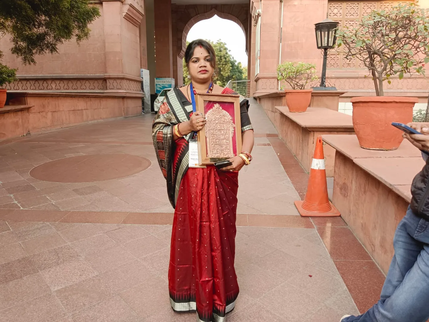 ଜାତୀୟ ହସ୍ତଶିଳ୍ପ ଓ ରାଷ୍ଟ୍ରୀୟ ପୁରସ୍କାର ପାଇଲେ ପିପିଲିର ସ୍ୱପ୍ନା ମଞ୍ଜରୀ। ତାଳପତ୍ର ଚିତ୍ରକଳା ପାଇଁ ସମ୍ମାନିତ।