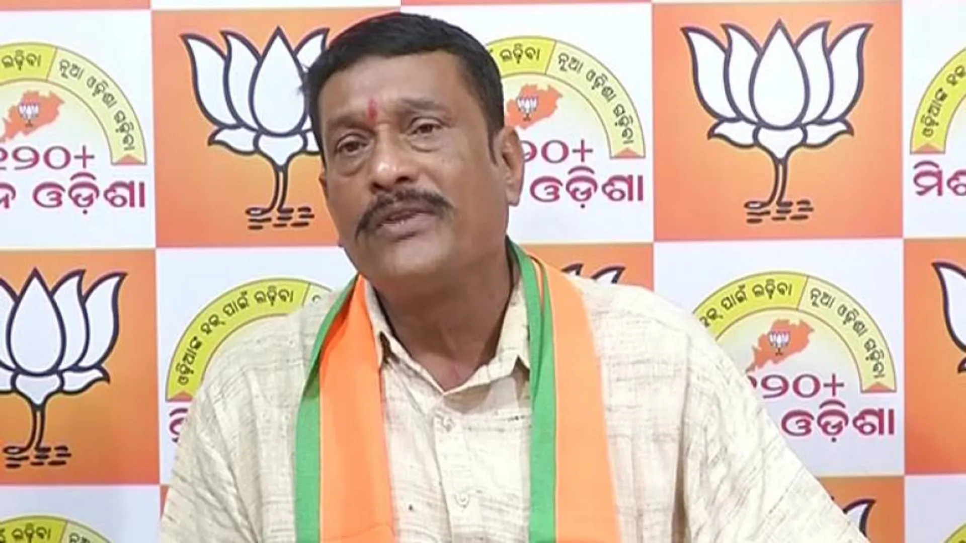 ମୋତେ ପଦ୍ମପୁରରେ ବିଜେପି ପ୍ରାର୍ଥୀ କରିବ । ଦଳ ଘୋଷଣା କରିବା ପୂର୍ବରୁ ନିଜ ପ୍ରାର୍ଥୀତ୍ୱକୁ ନେଇ ସଂକେତ ଦେଲେ ପ୍ରଦୀପ ପୁରୋହିତ ।