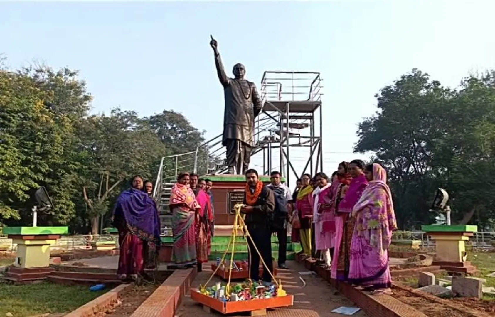 ପୁଣି ଚର୍ଚ୍ଚାରେ ରାଉରକେଲାର ମୁକ୍ତିକାନ୍ତ ବିଶ୍ୱାଳ। ପ୍ରସ୍ତାବିତ ପ୍ରକଳ୍ପର ସାଙ୍କେତିକ ମଡେଲ ନେଇ ରାଉରକେଲାରୁ ଭୁବନେଶ୍ୱର ପଦଯାତ୍ରା।