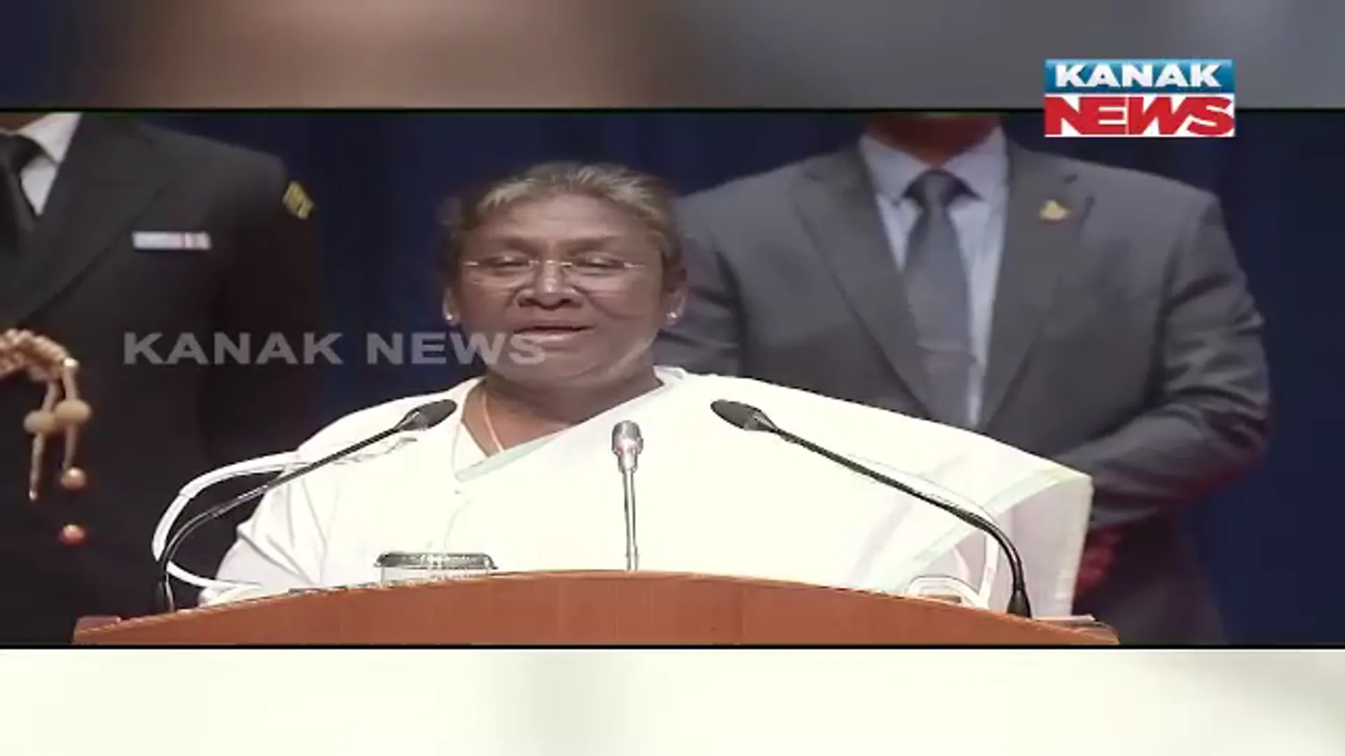 ଛୋଟ ଛୋଟ ମାମଲାରେ ଜେଲ ଯନ୍ତ୍ରଣା ଭୋଗୁଛନ୍ତି ଗରିବ ଲୋକ। ସମ୍ବିଧାନ ଦିବସ ସମାରୋହରେ ମନ ଛୁଇଁଲା ମହାମହିମଙ୍କ ଉଦବୋଧନ। 