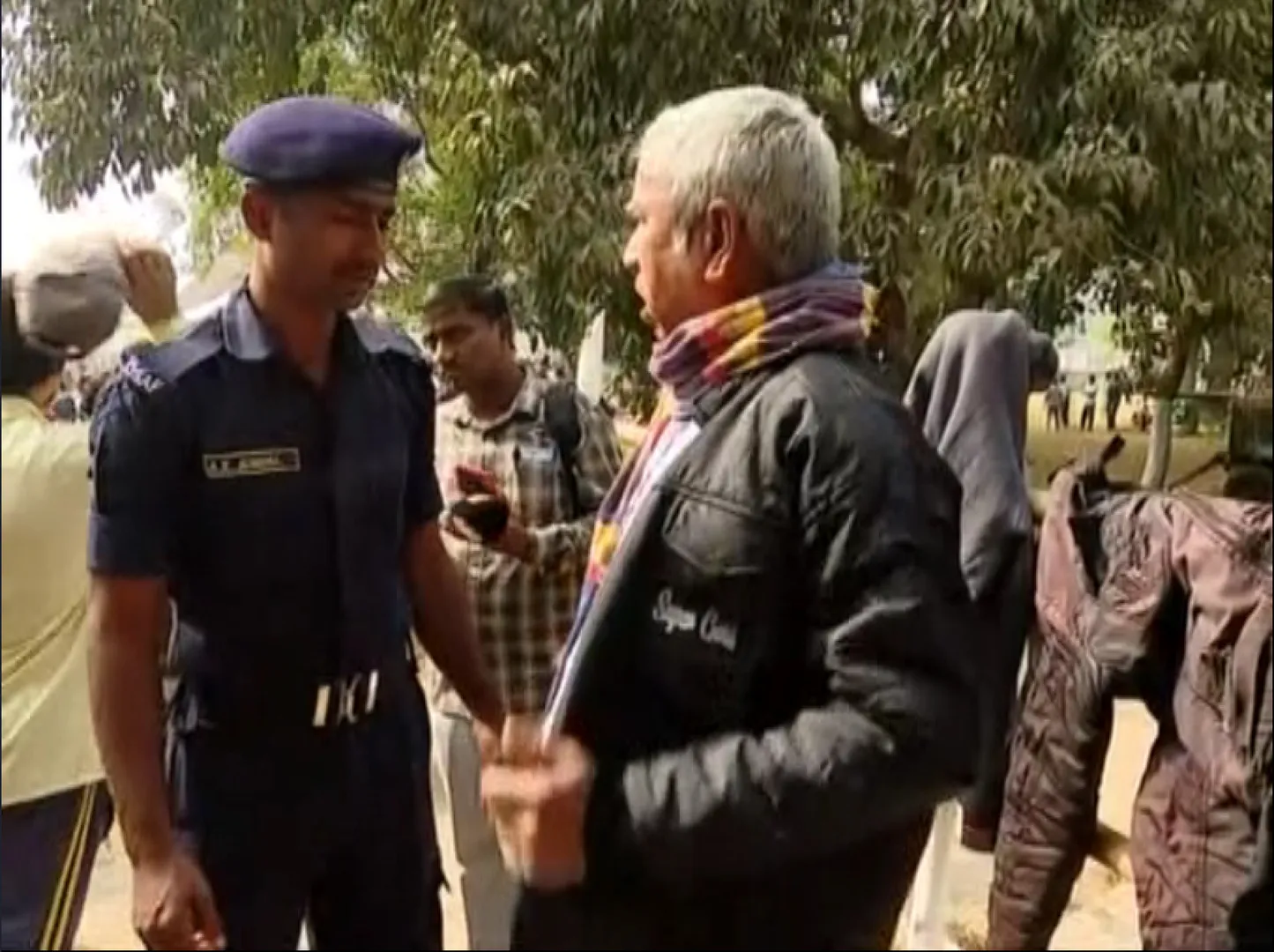 ମୁଖ୍ୟମନ୍ତ୍ରୀଙ୍କ ସଭାରେ କଳା ଡ୍ରେସକୁ ମନା। ହଟହଟା ହେଲେ ସାଧାରଣ ଲୋକେ।