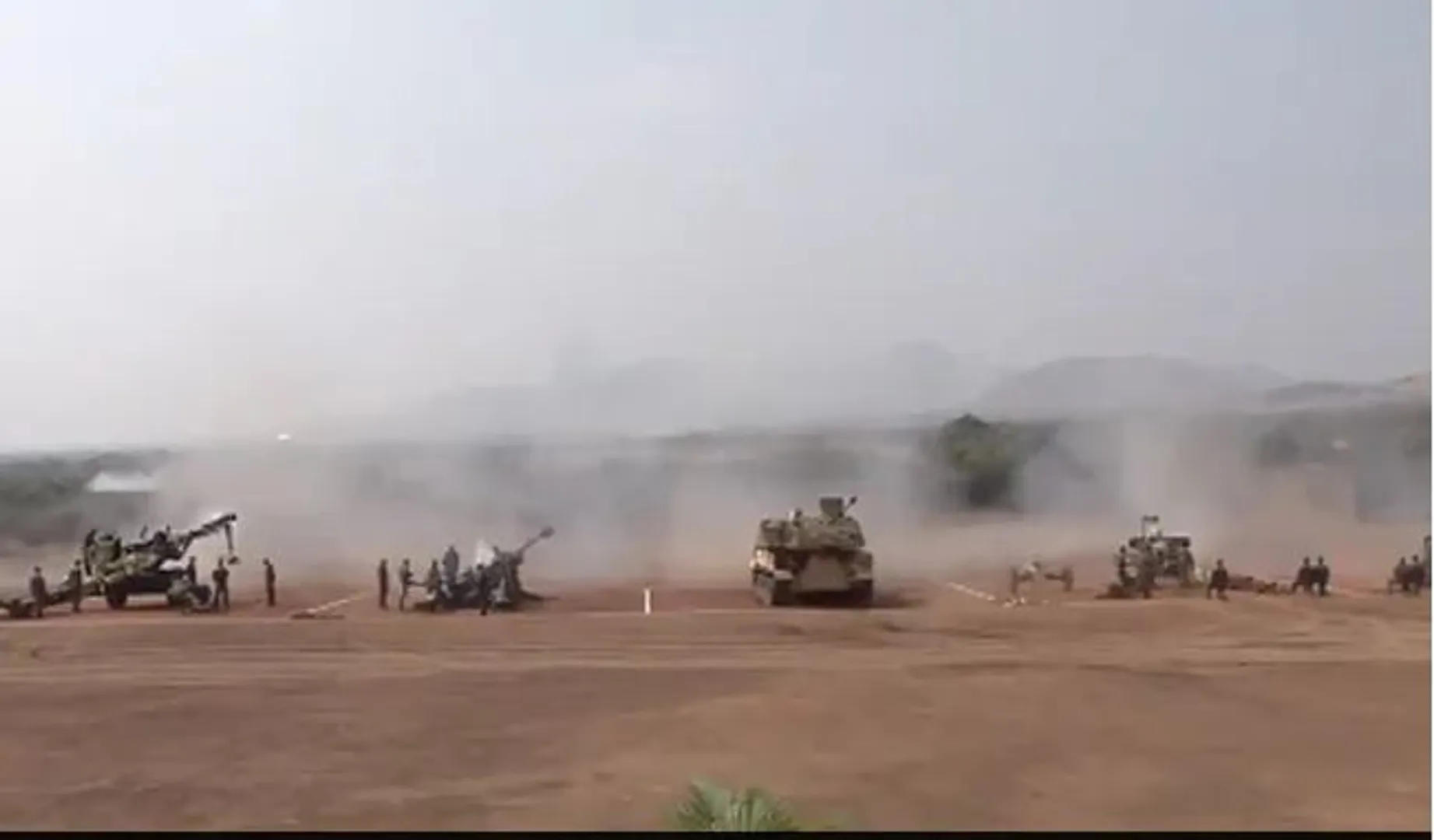 ମହାରାଷ୍ଟ୍ରରେ ସେନା କରୁଛି ସମରଭ୍ୟାସ ତୋପଚୀ। ପରାକ୍ରମ ଦେଖାଇଲା କେ ନାଇନ ବଜ୍ର, ଧନୁଷ ସିଷ୍ଟମ।