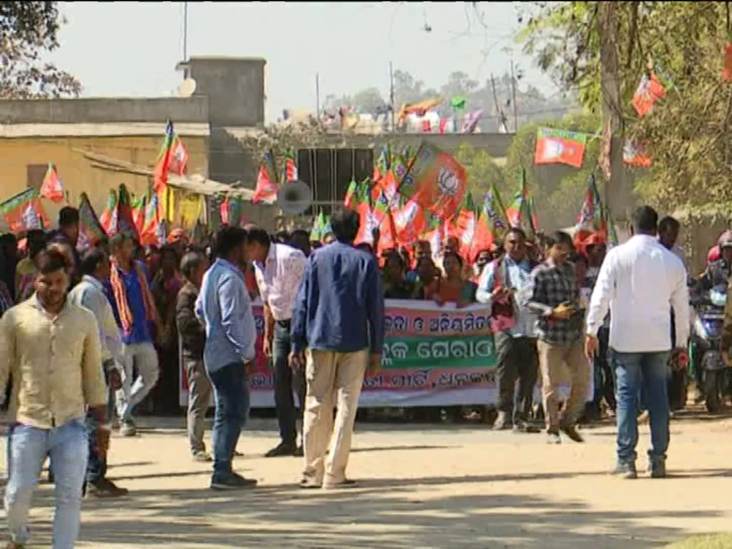 ତେଜୁଛି ଆବାସ ଅନିୟମିତତା ତାତି। ବିଭିନ୍ନ ସ୍ଥାନରେ ପ୍ରତିବାଦ ଜାରି।