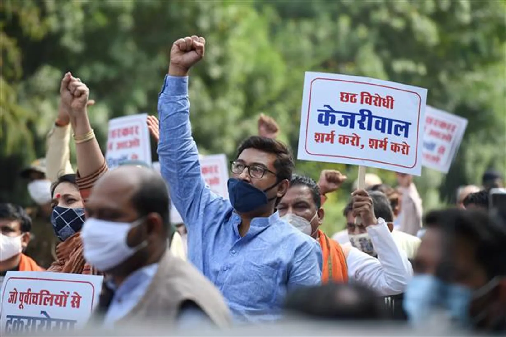 ମନୀଷ ସିସୋଦିଆଙ୍କ ଗିରଫ ପରେ ଥମୁନି ବିବାଦ। ଦୁର୍ନୀତି ମାମଲାରେ କେଜ୍ରିୱାଲଙ୍କ ସମ୍ପୃକ୍ତି ଅଭିଯୋଗ କରି ଇସ୍ତଫା ଦାବି କଲା ବିଜେପି।