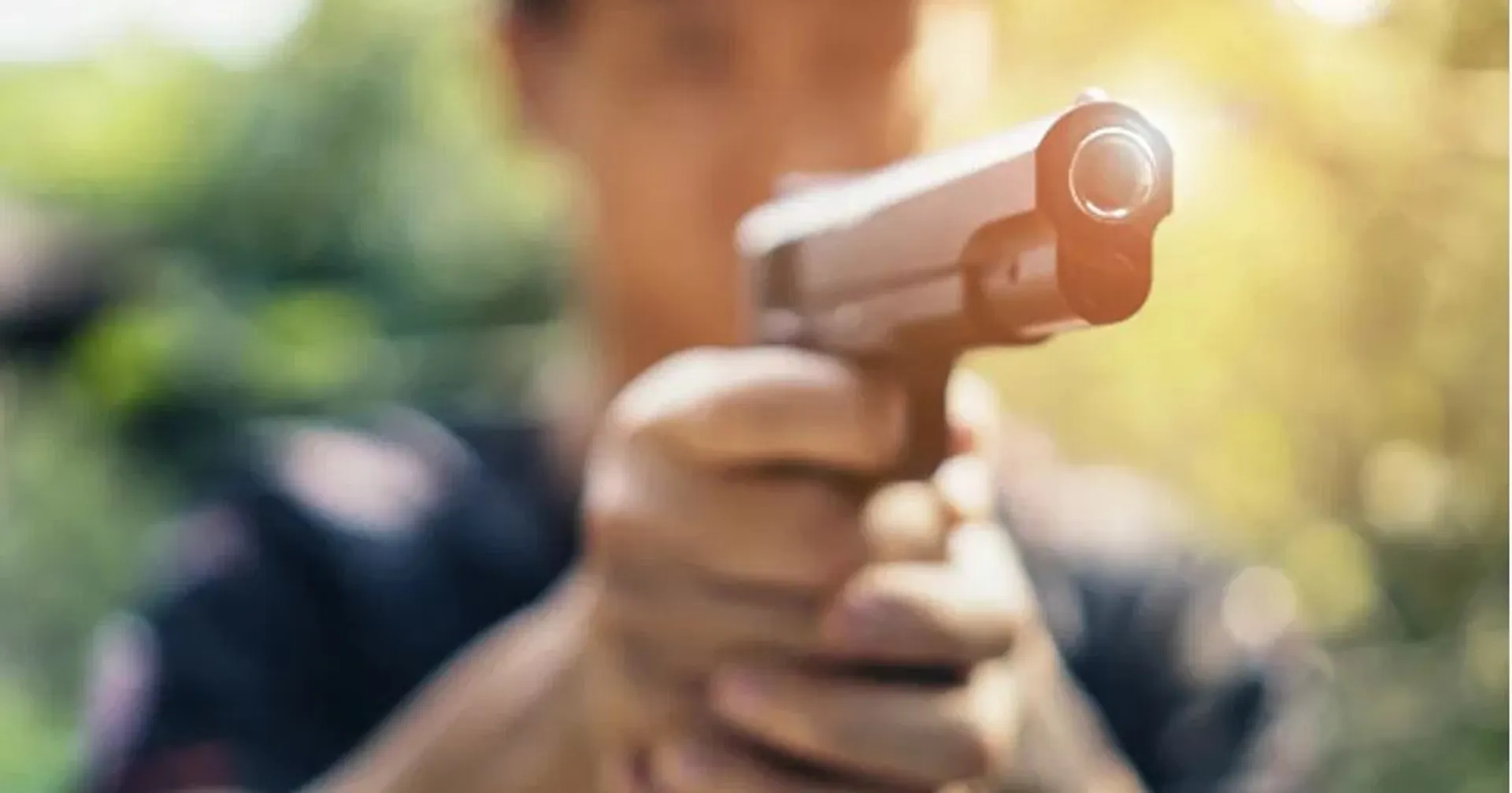 ଅଭିଯୋଗ କରିବାରୁ ଗୁଳି ଚଲାଇଲେ ହାବିଲଦାର, ଚାଲିଗଲା ଦୁଇ ସହକର୍ମୀଙ୍କ ଜୀବନ।