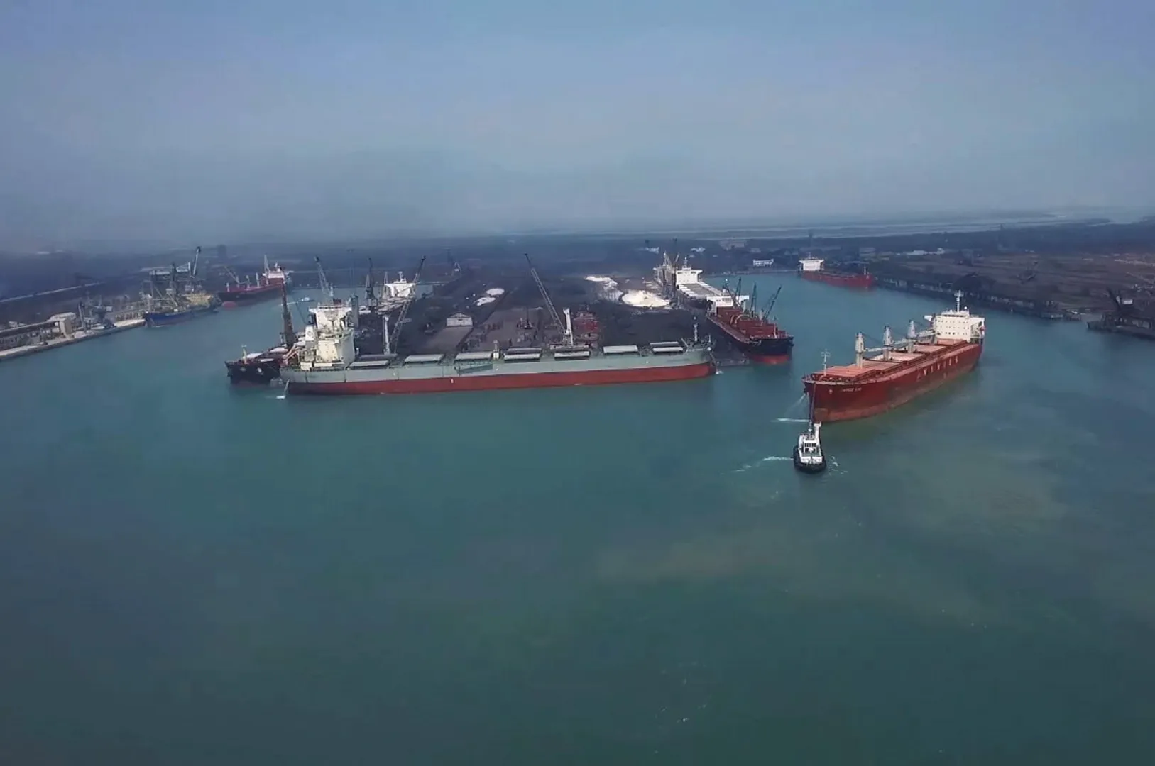 ରାଜ୍ୟରେ ନାହିଁ ଅନ୍ତର୍ଜାତୀୟ ଜଳପଥ ବନ୍ଦର, କେନ୍ଦ୍ରାପଡାରେ ନଦୀଭିତ୍ତିକ ବନ୍ଦର ପାଇଁ ସର୍ଭେ ଖୁବଶୀଘ୍ର । ଗୃହରେ ଉତ୍ତର ରଖିଲେ ବିଭାଗୀୟ ମନ୍ତ୍ରୀ ।