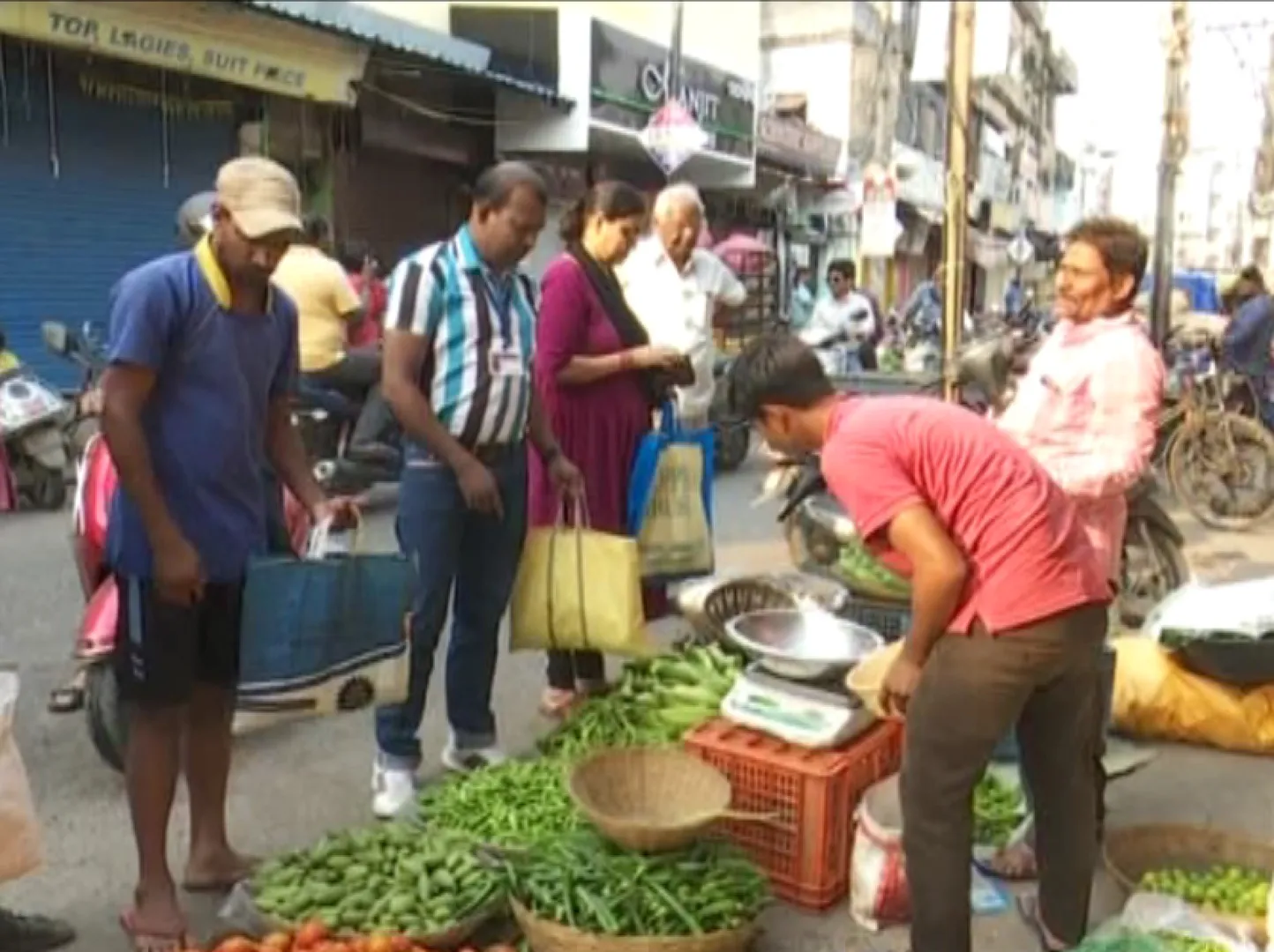 ସମ୍ବଲପୁରରେ କର୍ଫ୍ୟୁ କଟକଣା କୋହଳ। ଆସନ୍ତାକାଲିଠାରୁ ଲାଗୁ ହେବ ନିୟମ।