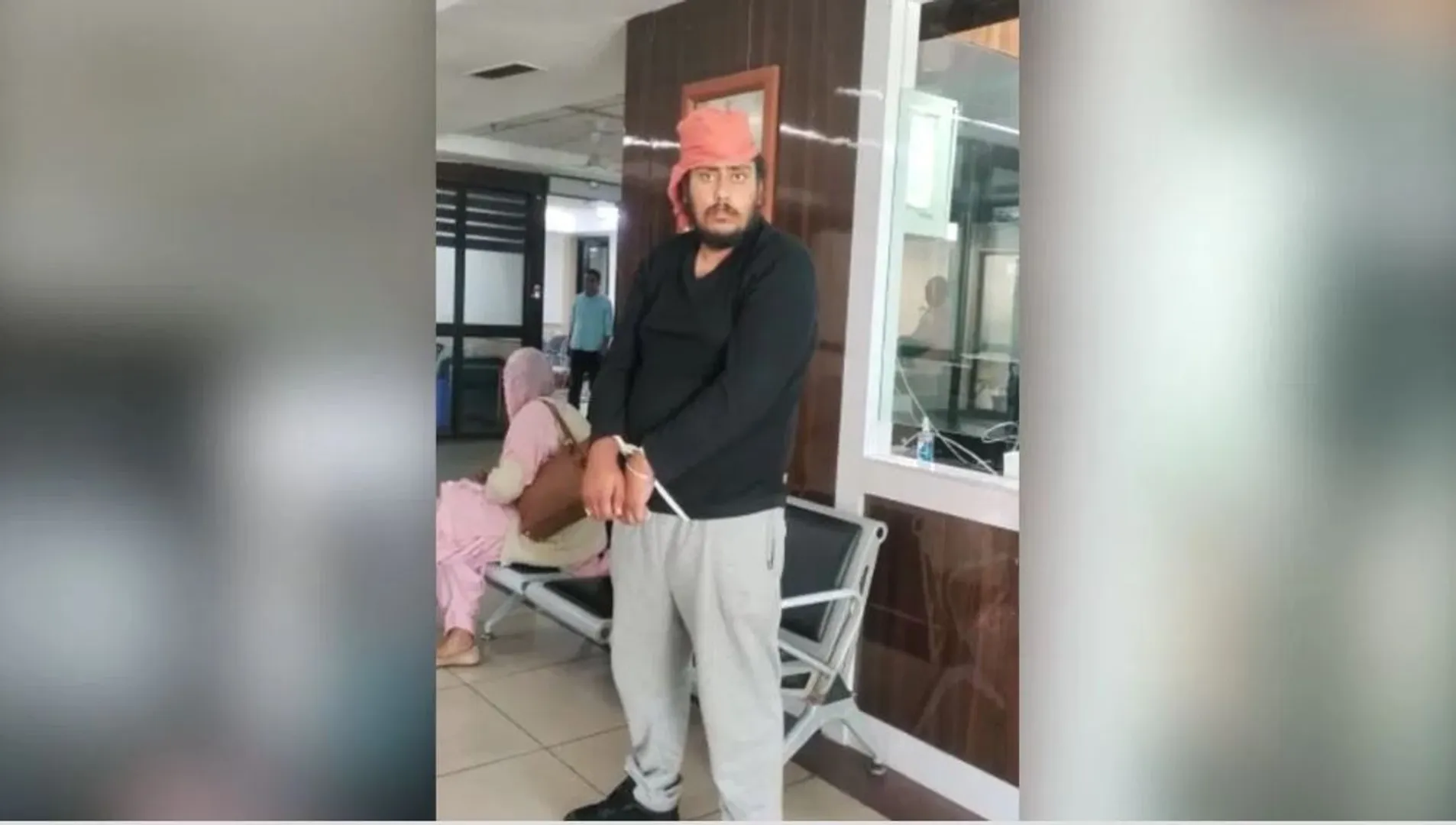 ଏୟାର ଇଣ୍ଡିଆରେ ଝଗଡା କରିଥିବା ଯୁବକ ମାନସିକ ଅସୁସ୍ଥ. କ୍ୟାମେରା ସାମ୍ନାରେ ବଡ ଖୁଲାସା କଲେ ବାପା ।