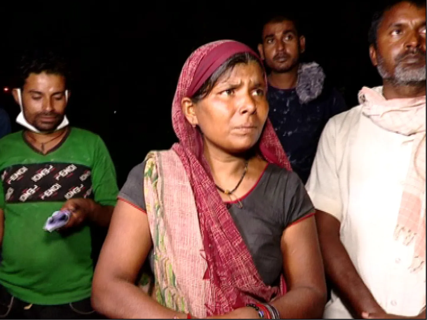 ଟଙ୍କା ପଇସା ଦରକାର ନାହିଁ, ମୋ ପୁଅର ମୃତଦେହ ଦେଇଦିଅ । ଏମ୍ସରେ ପୁଅର ମୃତଦେହ ପାଇଁ ହାତ ପତାଉଛି ମାଆ ।