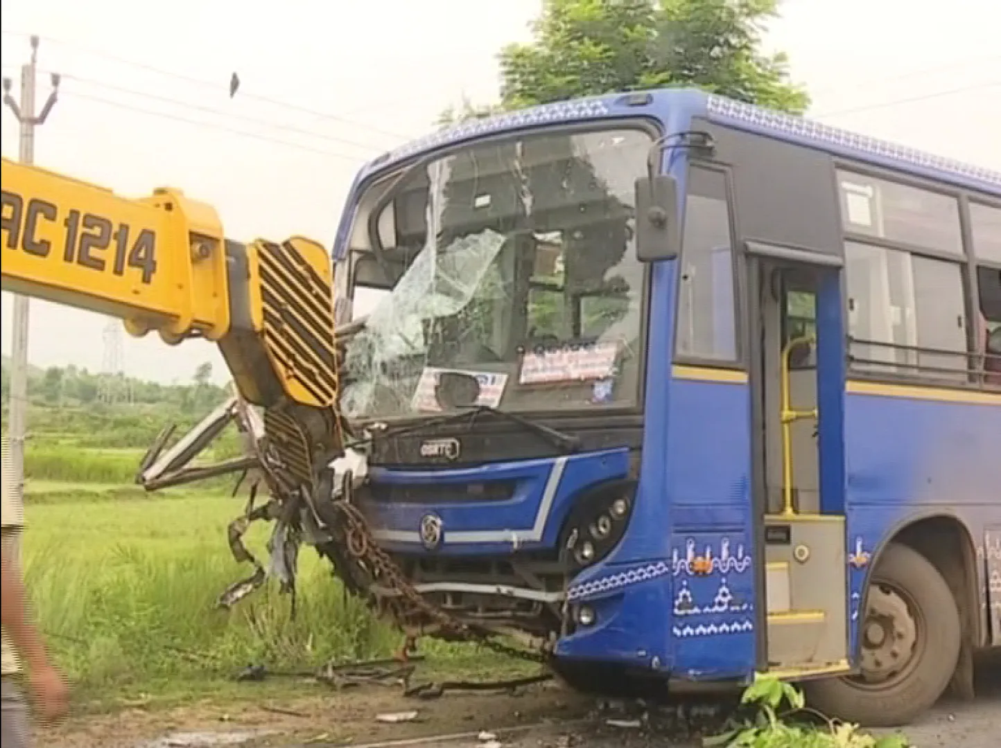 ଖେମୁଣ୍ଡି ବସ୍ ଦୁର୍ଘଟଣା : ମିଳିଲା ସମସ୍ତ ମୃତକଙ୍କ ପରିଚୟ, ମୃତକଙ୍କ ମଧ୍ୟରେ ଅଛନ୍ତି ୨ ଶିଶୁ । 