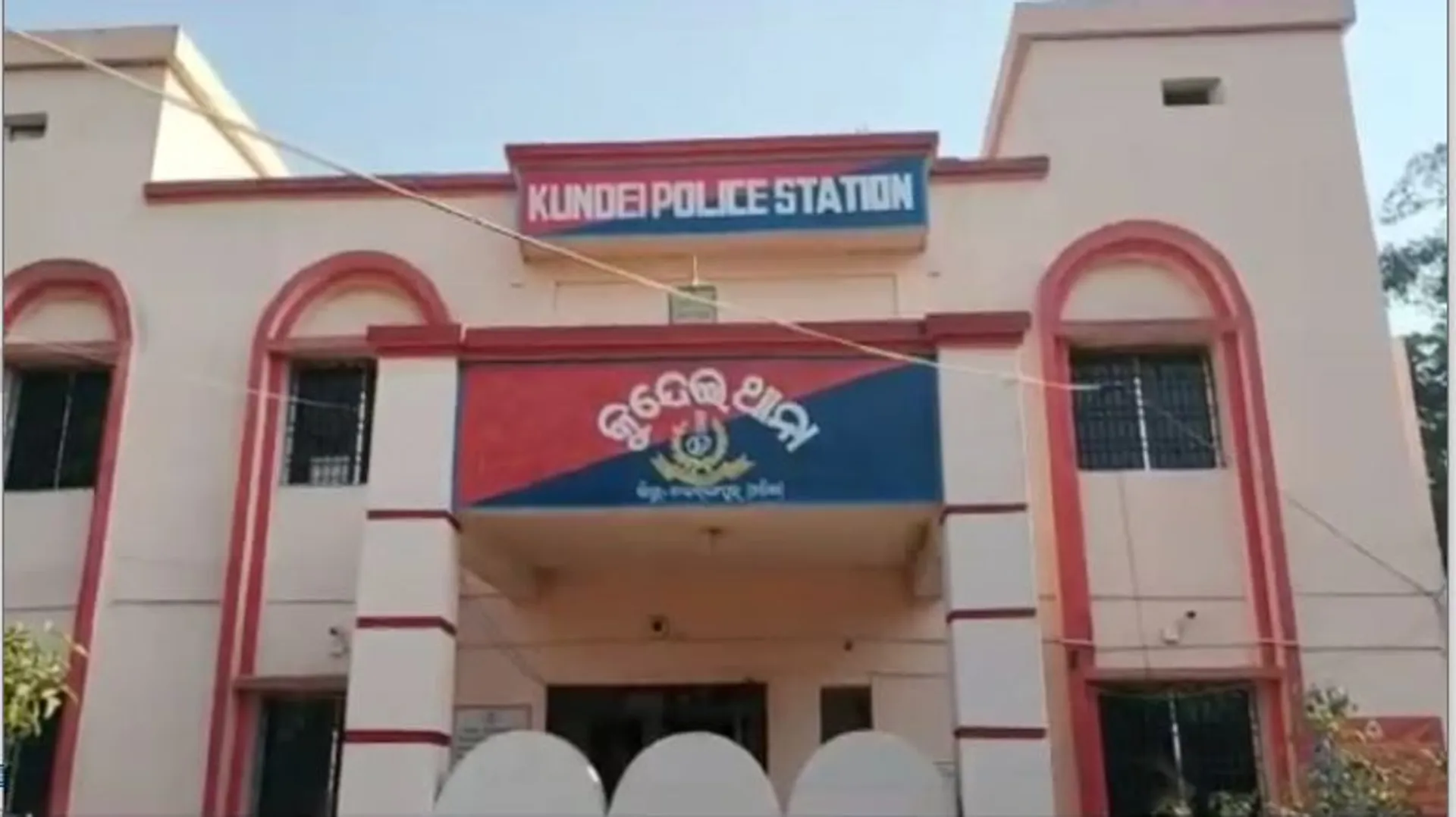 ନବରଙ୍ଗପୁରରେ ବାପା ମୃତ୍ୟୁର ପ୍ରତିଶୋଧ ହତ୍ୟାରେ ନେଲା ନାବାଳକ ପୁଅ। ୨ ଜଣଙ୍କୁ ଗିରଫ କଲା ପୁଲିସ