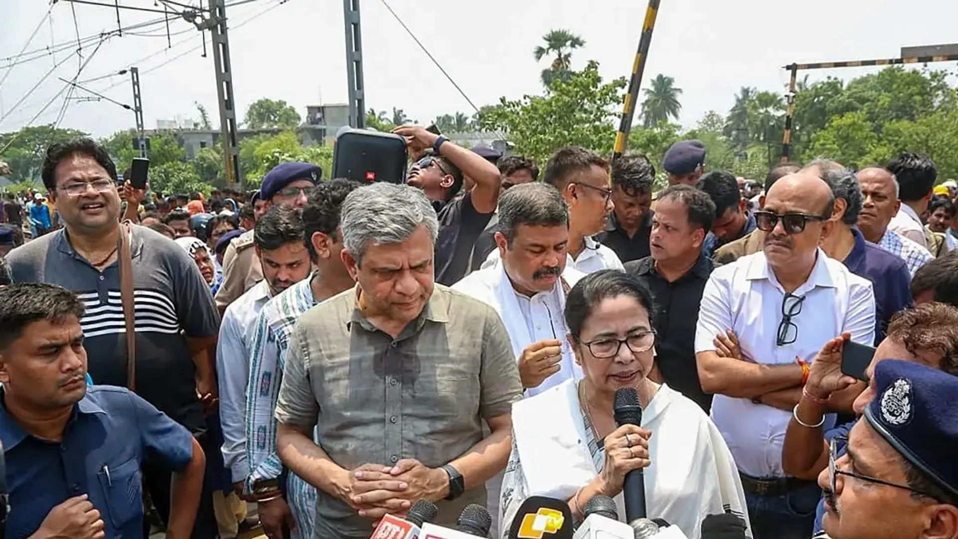 ଏତେ ଜଣଙ୍କର ମୃତ୍ୟୁ ହୋଇଛି, ବାସ୍ ସତ ସାମ୍ନାକୁ ଆସୁ ଏହା ଆମେ ଚାହୁଁଛୁ : ମମତା ବାନାର୍ଜୀ