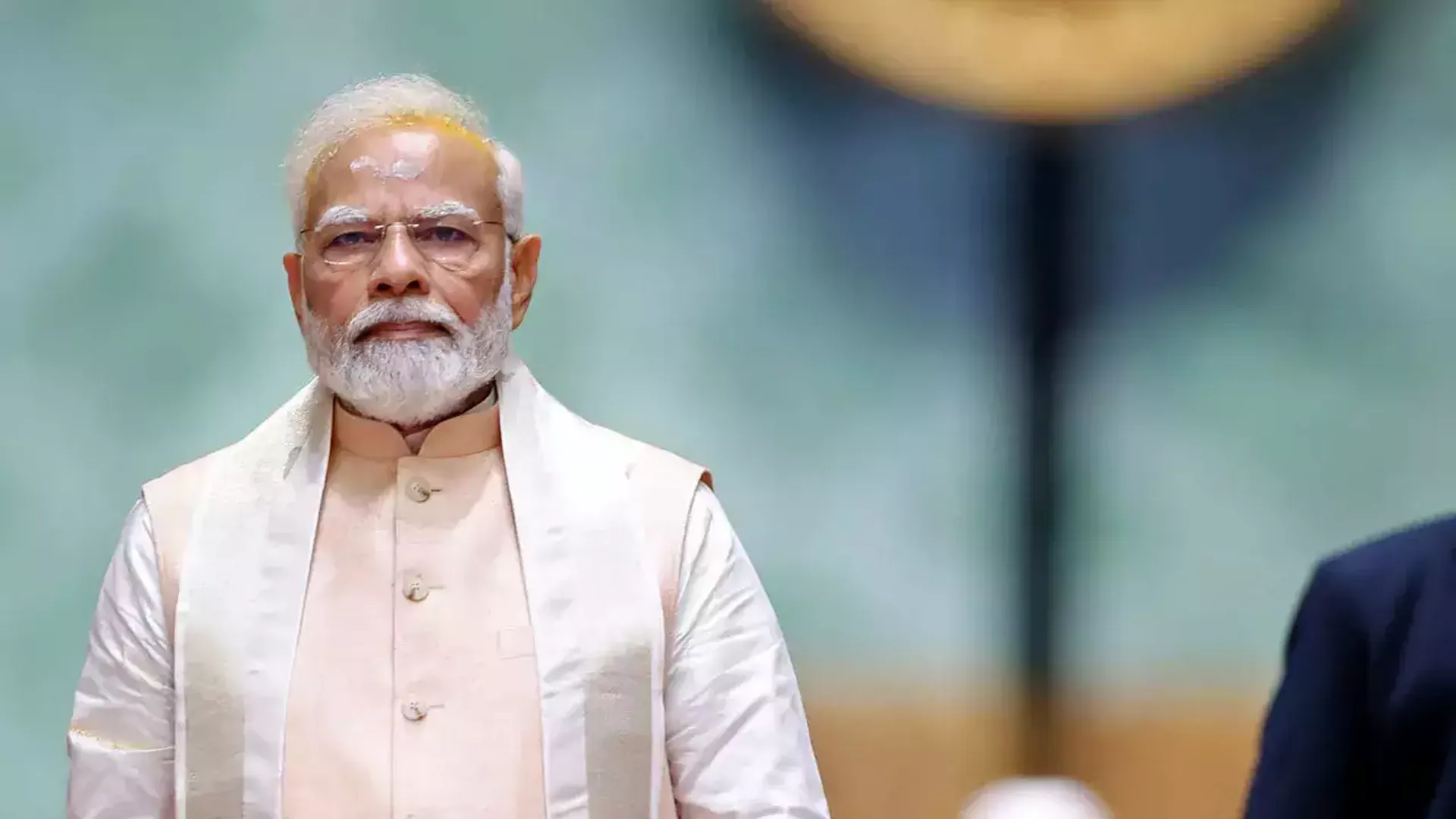 ସନାତନ ଧର୍ମକୁ ନେଇ ଦିଆଯାଇଥିବା ବୟାନ ଉପରେ କଡା ଜବାବ ରଖନ୍ତୁ । କିନ୍ତୁ ଭାରତ ଓ ଇଣ୍ଡିଆ ନାଁକୁ ନେଇ ଚୁପ୍ ରୁହନ୍ତୁ, ଜାଣନ୍ତୁ ନିଜ ମନ୍ତ୍ରୀଙ୍କୁ କଣ ପରାମର୍ଶ ଦେଇଛନ୍ତି ମୋଦୀ ।