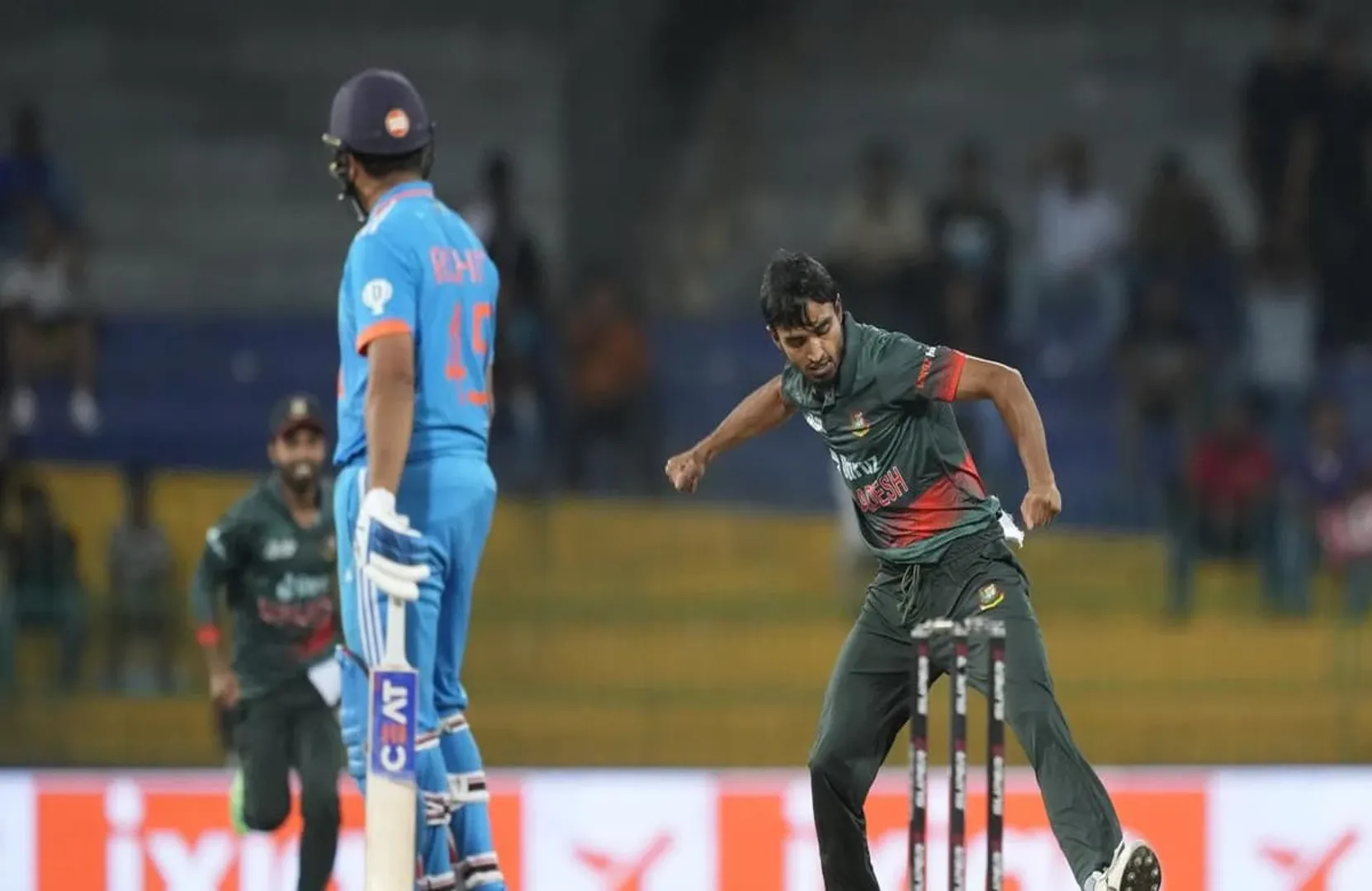 ସୁପର-୪ର ଶେଷ ମ୍ୟାଚରେ ହାରିଲା ଭାରତ । ବାଂଲାଦେଶ ବୋଲର କହିଲେ, ରୋହିତଙ୍କ ୱିକେଟ ନେବା ମୋ ପାଇଁ ସ୍ୱପ୍ନ ଥିଲା ।