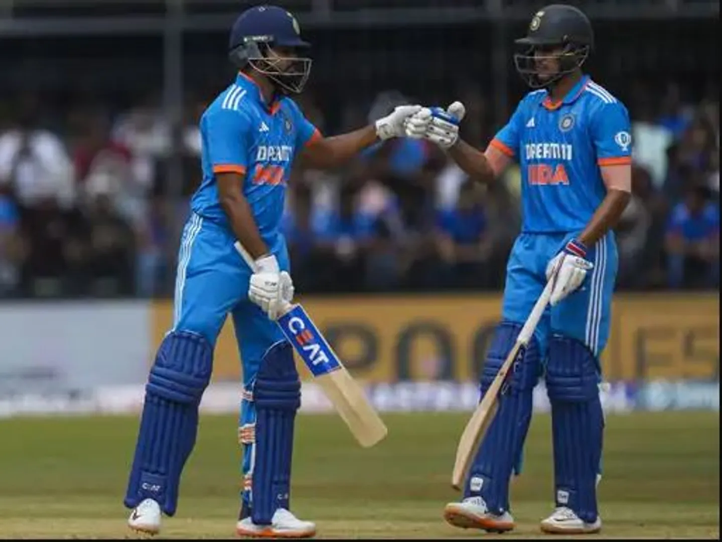 ଭାରତ ବନାମ ଅଷ୍ଟ୍ରେଲିଆ ଦ୍ୱିତୀୟ ଏକଦିବସୀୟ ମ୍ୟାଚ୍ । ବର୍ଷା କାରଣରୁ ଅଟକିଛି ଖେଳ