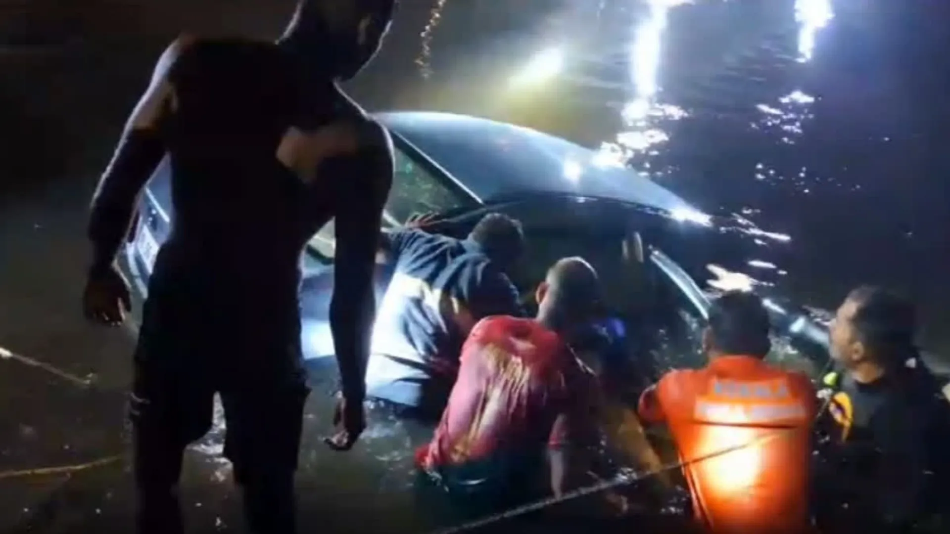 ଜିପିଏସ୍ ପାଇଁ ଗଲା ଜୀବନ । ଜିପିଏସ୍ ଭୁଲ ରାସ୍ତା ଦେଖାଇବା ଯୋଗୁଁ ନଦୀରେ ପଡ଼ିଗଲା କାର୍, କେରଳର ୨ଯୁବ ଡାକ୍ତରଙ୍କ ମୃତ୍ୟୁ ।