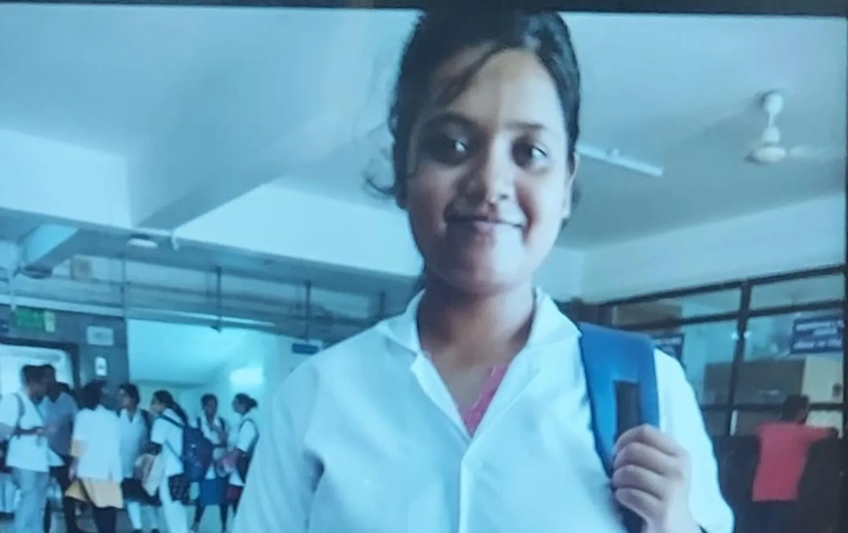 ଡାକ୍ତରୀ ଛାତ୍ରୀଙ୍କ ସନ୍ଦେହଜନକ ମୃତ୍ୟୁ : ହଷ୍ଟେଲ ଭିତରୁ ଝୁଲନ୍ତା ମୃତଦେହ ଠାବ