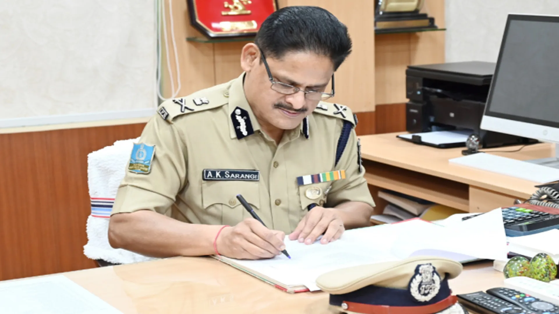 ଓଡ଼ିଶା ପୁଲିସର ନୂଆ ଡିଜିପି । ପୁଲିସ ମୁଖ୍ୟାଳୟରେ ଇନଚାର୍ଜ ଡିଜିପି ଭାବେ ଦାୟିତ୍ୱ ନେଲେ ଅରୁଣ ଷଡଙ୍ଗୀ