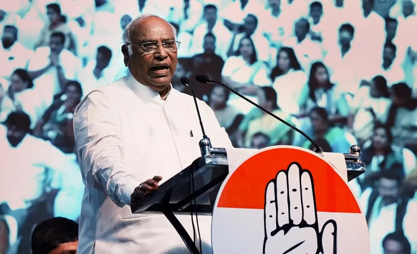 ଜାନୁଆରୀରେ ଓଡ଼ିଶା ଆସିବେ କଂଗ୍ରେସ ସଭାପତି । ମଲ୍ଲିକାର୍ଜୁନ ଖଡଗେଙ୍କୁ ଭେଟି ରାଜ୍ୟ ସଙ୍ଗଠନର ରିପୋର୍ଟ କାର୍ଡ ଦେଲେ ପିସିସି ସଭାପତି ।