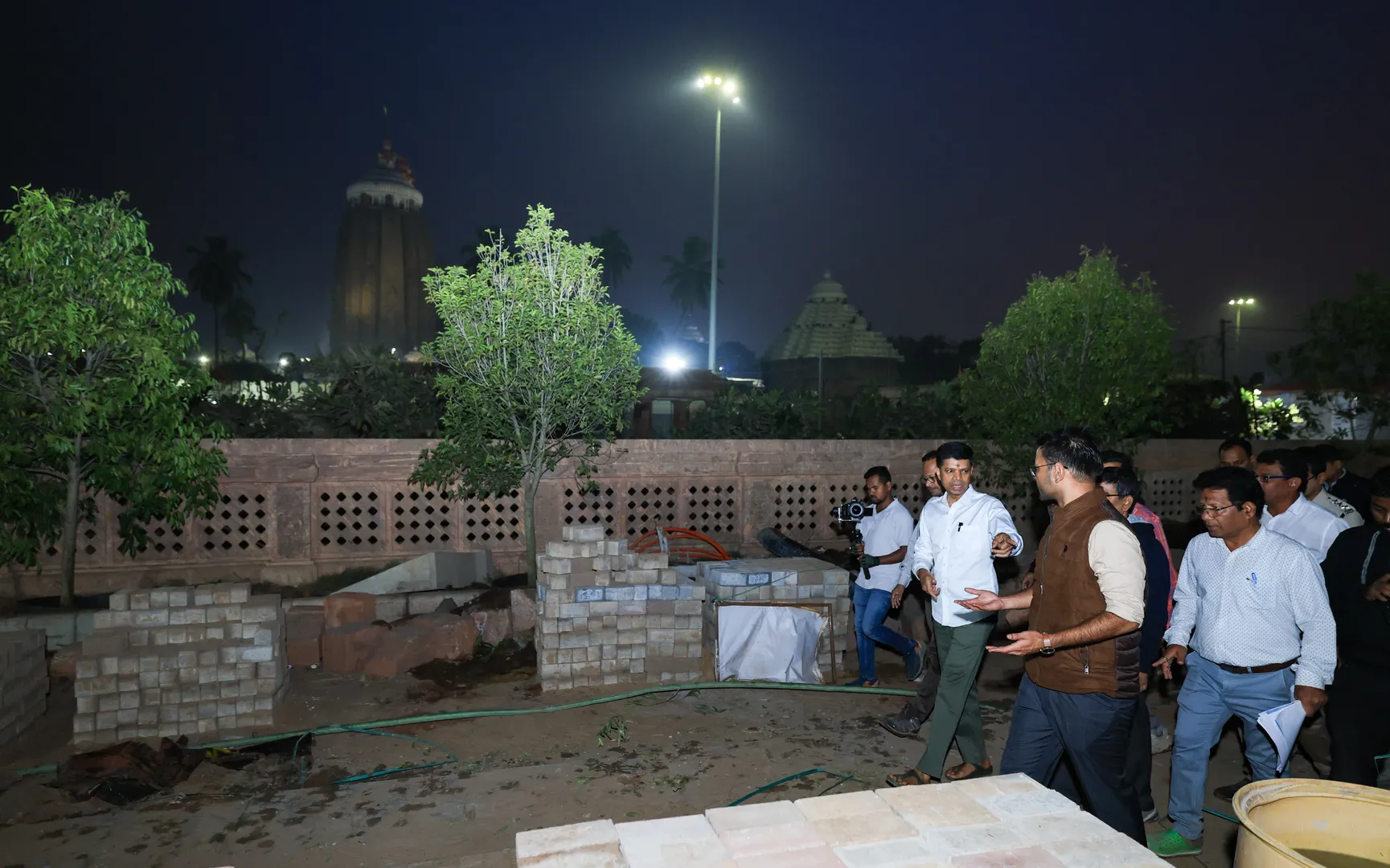 ପୁରୀ ଗସ୍ତରେ ଫାଇଭ୍ ଟି ଅଧ୍ୟକ୍ଷ ଭିକେ ପାଣ୍ଡିଆନ୍ । କହିଲେ ଡିସେମ୍ବର ଶେଷ ସୁଦ୍ଧା ଶେଷ ହେବ ଶ୍ରୀମନ୍ଦିର ପରିକ୍ରମା ପ୍ରକଳ୍ପ ।