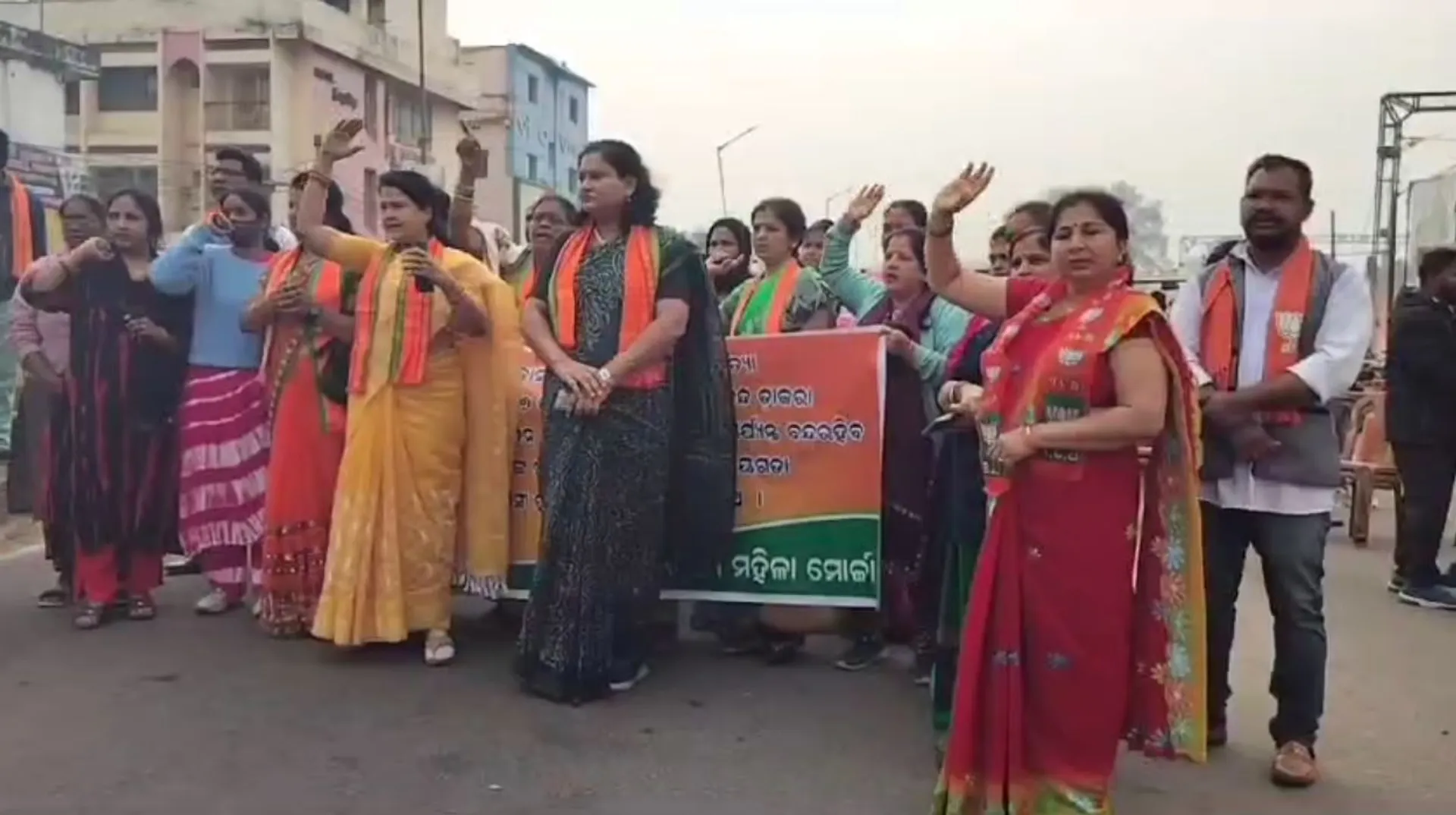 ରାୟଗଡ଼ାରେ ମା’ ଗୃହ ୱାର୍ଡେନଙ୍କ ଅର୍ଦ୍ଧଦଗ୍ଧ ମୃତ ଶରୀର ଉଦ୍ଧାର ଘଟଣା । ଦୋଷୀକୁ ଗିରଫ ଦାବିରେ ବିଜେପିର ବନ୍ଦ ଡାକାରା ।