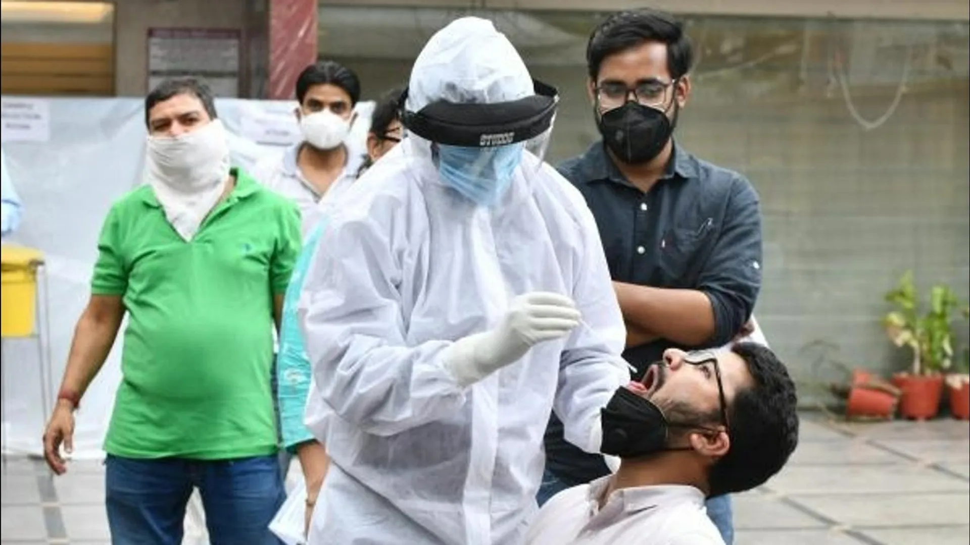 ଓଡ଼ିଶାରେ ଆଉ ୨ କରୋନା ଆକ୍ରାନ୍ତ ଚିହ୍ନଟ । ତତ୍ପର ଗଞ୍ଜାମ ପ୍ରଶାସନ, ମାସ୍କ ପିନ୍ଧିବା ସହ ସାମାଜିକ ଦୂରତା ବଜାୟ ରଖିବାକୁ ପରାମର୍ଶ ।