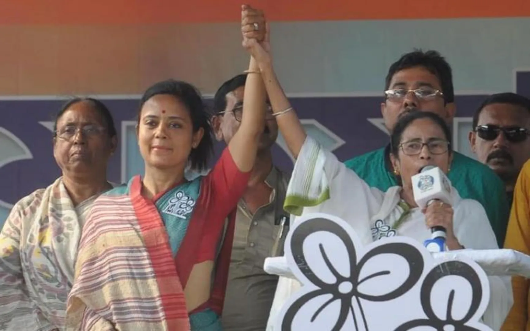 ଲୋକସଭାରୁ ମହୁଆଙ୍କୁ ବହିଷ୍କୃତ ପରେ ମୁହଁ ଖୋଲିଲେ ମମତା ବାନାର୍ଜୀ । କହିଲେ, ମହୁଆଙ୍କ ସହ ଅନ୍ୟାୟ ହୋଇଛି, ଜନତା ନିଶ୍ଚୟ ଜବାବ ଦେବେ ।