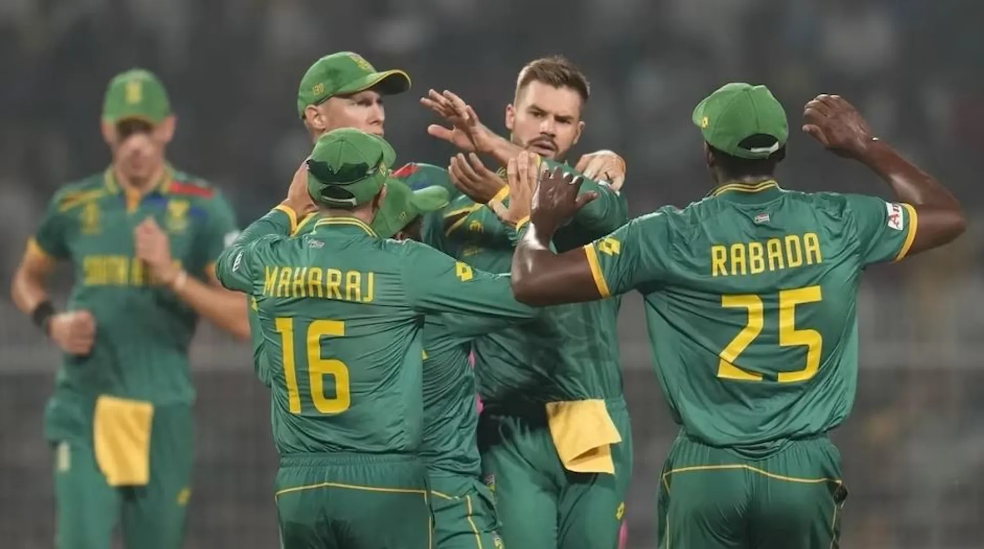 ଭାରତ ବିପକ୍ଷ ସିରିଜ୍ ପାଇଁ ଦକ୍ଷିଣ ଆଫ୍ରିକା ଦଳ ଘୋଷିତ । ଏଡେନ୍ ମାର୍କରମଙ୍କୁ ମିଳିଲା ଦିନିକିଆ ଏବଂ ଟି-୨୦ରେ ଅଧିନାୟକ ଦାୟିତ୍ୱ ।