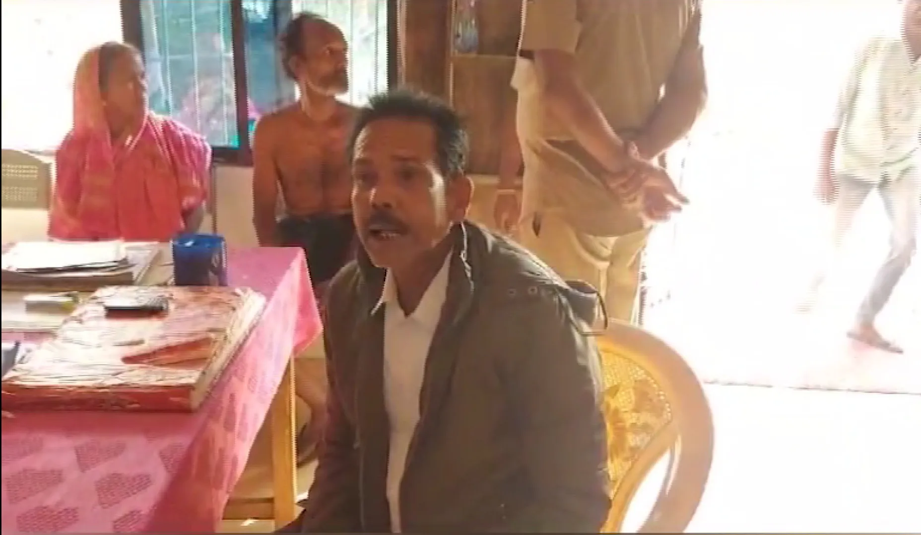 ବୋଲଗଡ ତହସିଲଦାରଙ୍କ ବିରୋଧରେ ସଙ୍ଗୀନ ଅଭିଯୋଗ  । ଲୋକଙ୍କୁ ଦୁର୍ବ୍ୟବହାର ସହ ଶୋଷଣ କରୁଥିବା ଅଭିଯୋଗ ଆଣିଲେ ଆଇନଜୀବୀ ।