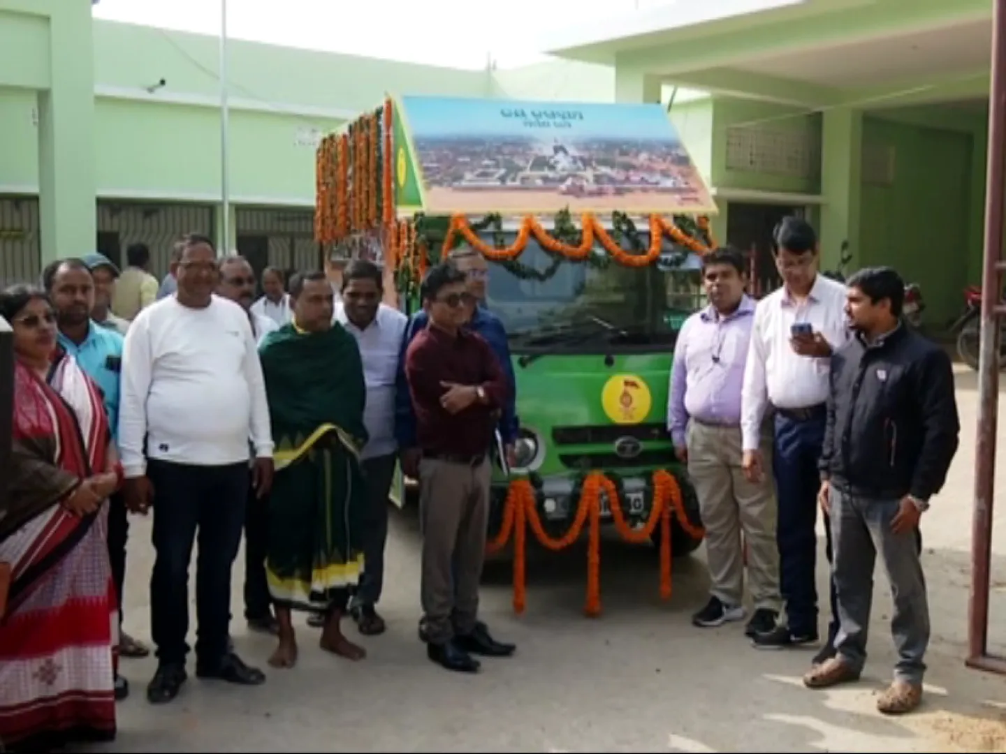 ଆଜିଠୁ ଗାଁ ଗାଁ ବୁଲିବ ଶ୍ରୀମନ୍ଦିର ପରିକ୍ରମା ପ୍ରକଳ୍ପ ରଥ । ପ୍ରତ୍ୟେକ ଘରୁ ସଂଗ୍ରହ ହେବ ଗୁଆ, ଚାଉଳ, ସାରା ରାଜ୍ୟ ହେବ ଜଗନ୍ନାଥ ମୟ ।