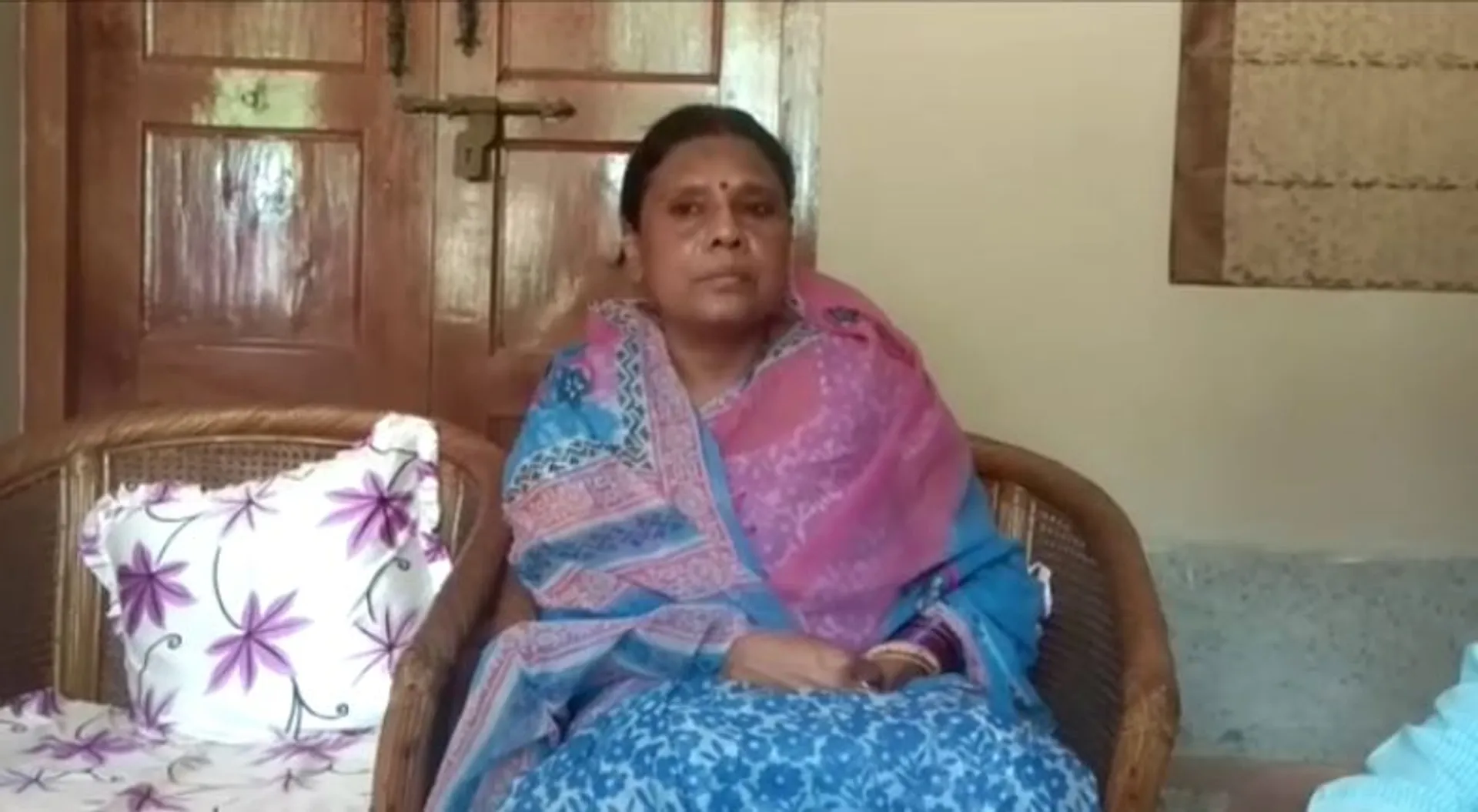 କଂଗ୍ରେସକୁ ଫେରିବେ ପୂର୍ବତନ ମୁଖ୍ୟମନ୍ତ୍ରୀ ଗିରିଧାରୀ ଗମାଙ୍ଗଙ୍କ ସ୍ତ୍ରୀ । ପରେ ଦଳକୁ ଫେରିପାରନ୍ତି ପୁଅ ଶିଶିର ଗମାଙ୍ଗ ।
