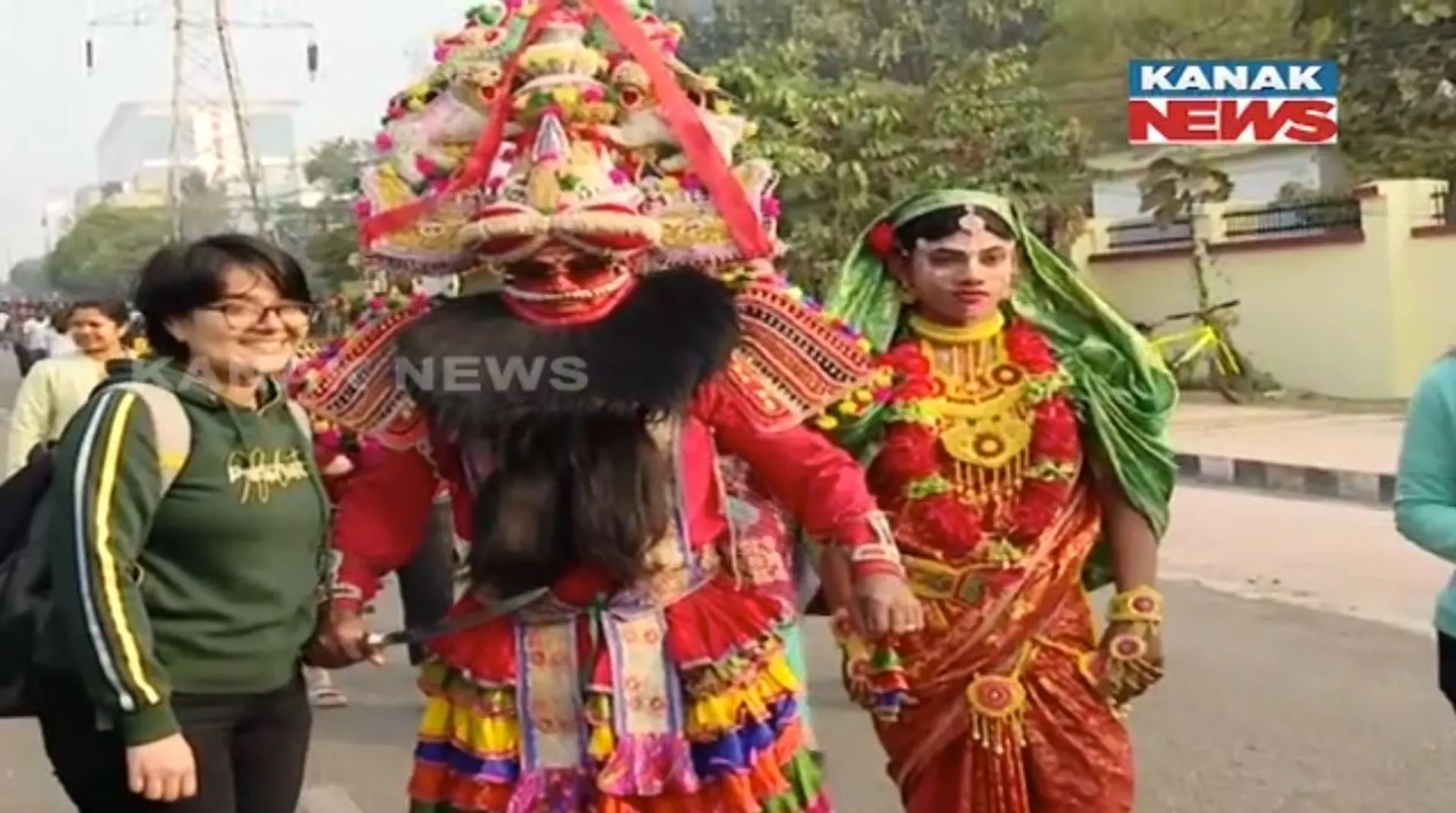 ରାଜଧାନୀରେ ପଥ ଉତ୍ସବ । ବାଘ ନାଚ, ମାଲଖମ୍ବ କୌଶଳ ସହ ନାଚଗୀତରେ ଦୁଲୁକିଲା ରାଜପଥ ।