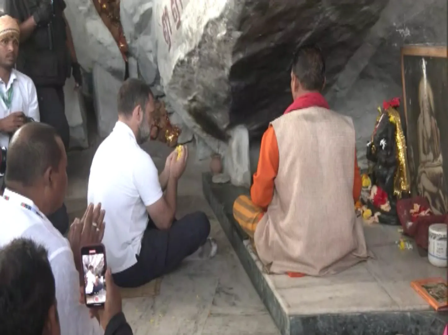 ବେଦବ୍ୟାସ ମନ୍ଦିରରେ ରାହୁଲଙ୍କ ପୂଜାର୍ଚ୍ଚନା । ଚନ୍ଦ୍ରଶେଖର ବାବାଙ୍କର କଲେ ରୁଦ୍ରାଭିଷେକ ।