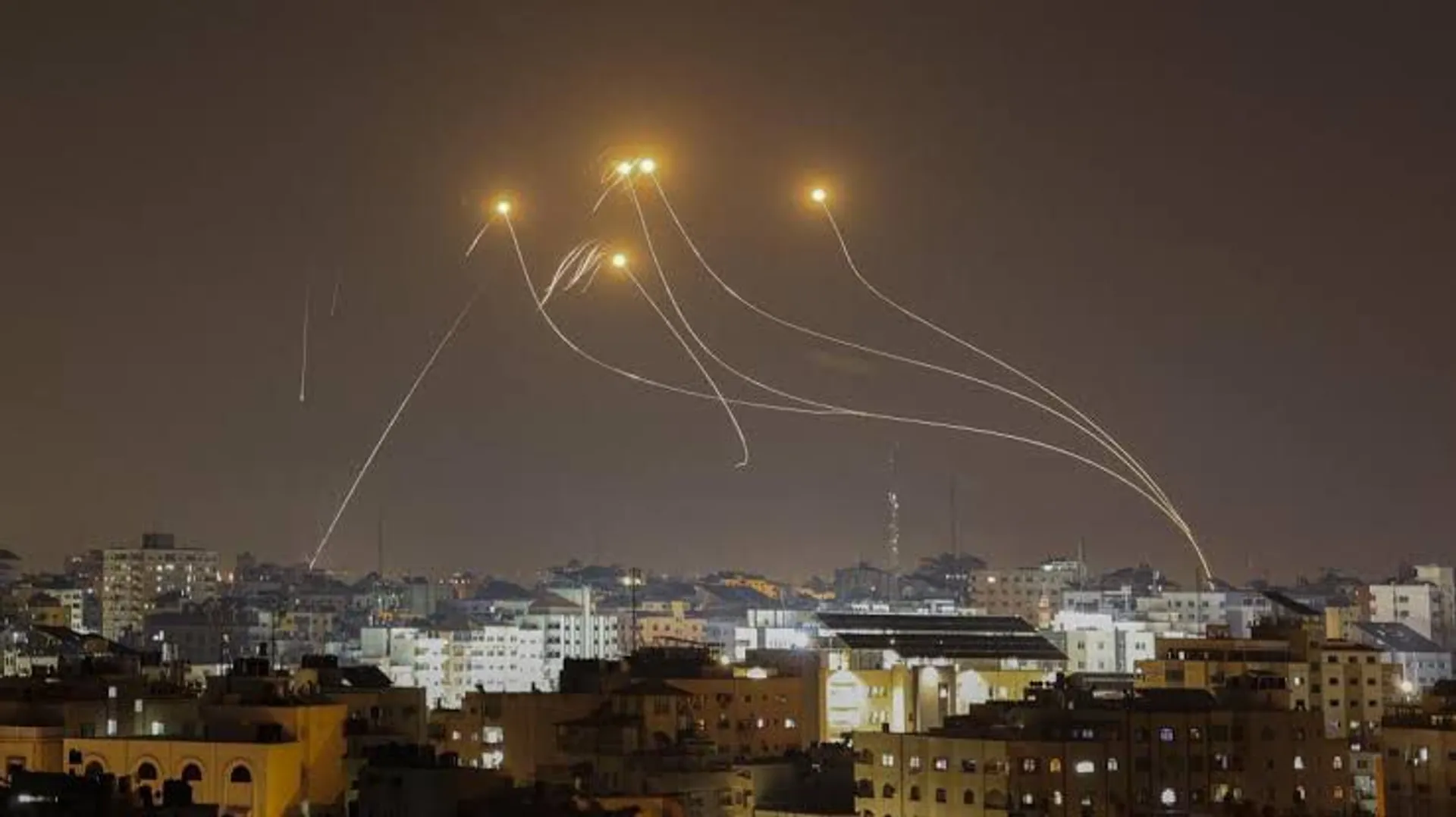 ଇରାନ ଉପରେ ଇସ୍ରାଏଲର ଆକ୍ରମଣ ! ଏୟାର ଡିଫେନ୍ସ ସିଷ୍ଟମ ଆକ୍ଟିଭ କଲା ଇରାନ, ପୂରା ବିଶ୍ୱକୁ ଘାରିଲା ଯୁଦ୍ଧ ବିପଦ !