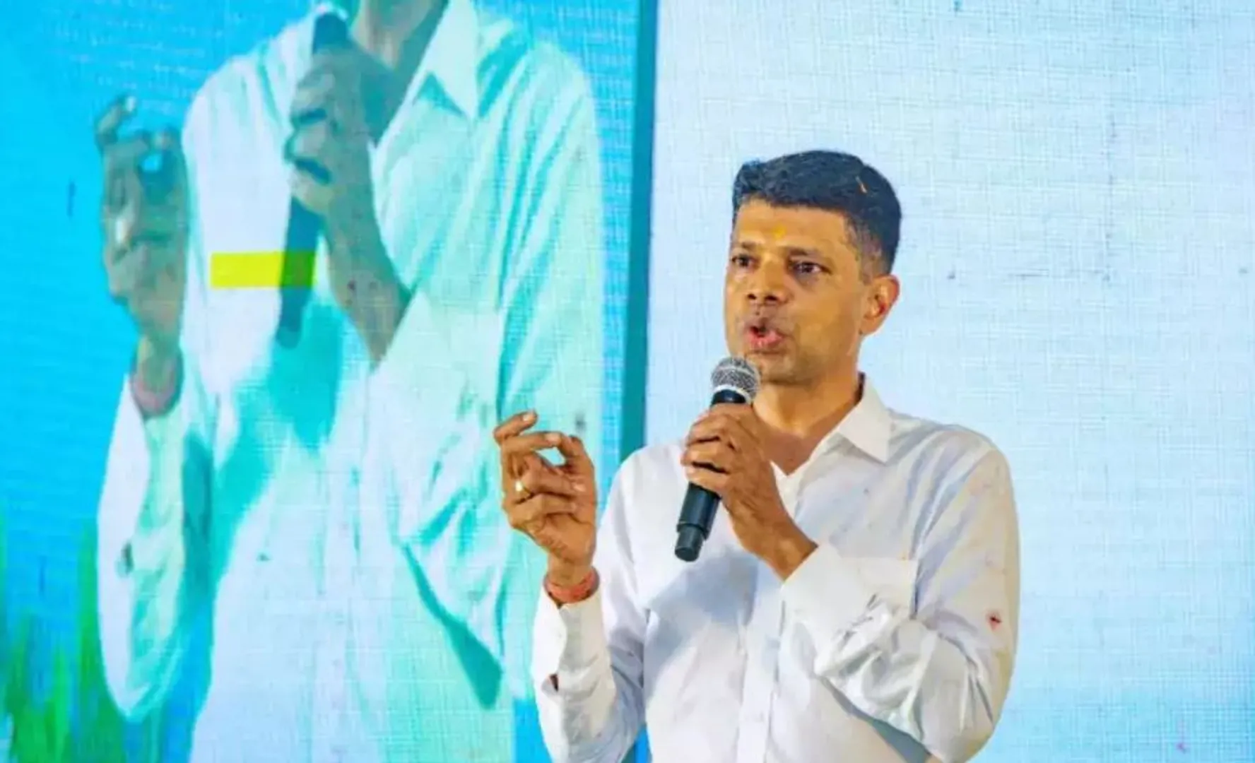 ‘ଜୁନ୍ ୯ରେ ଶପଥ ନେବା ପରେ... ପ୍ରଥମେ ୩ଟି ଦସ୍ତଖତ କରିବେ ମୁଖ୍ୟମନ୍ତ୍ରୀ’: କେନ୍ଦୁଝରରେ ପାଣ୍ଡିଆନଙ୍କ ଭୋଟ ଅପିଲ ।