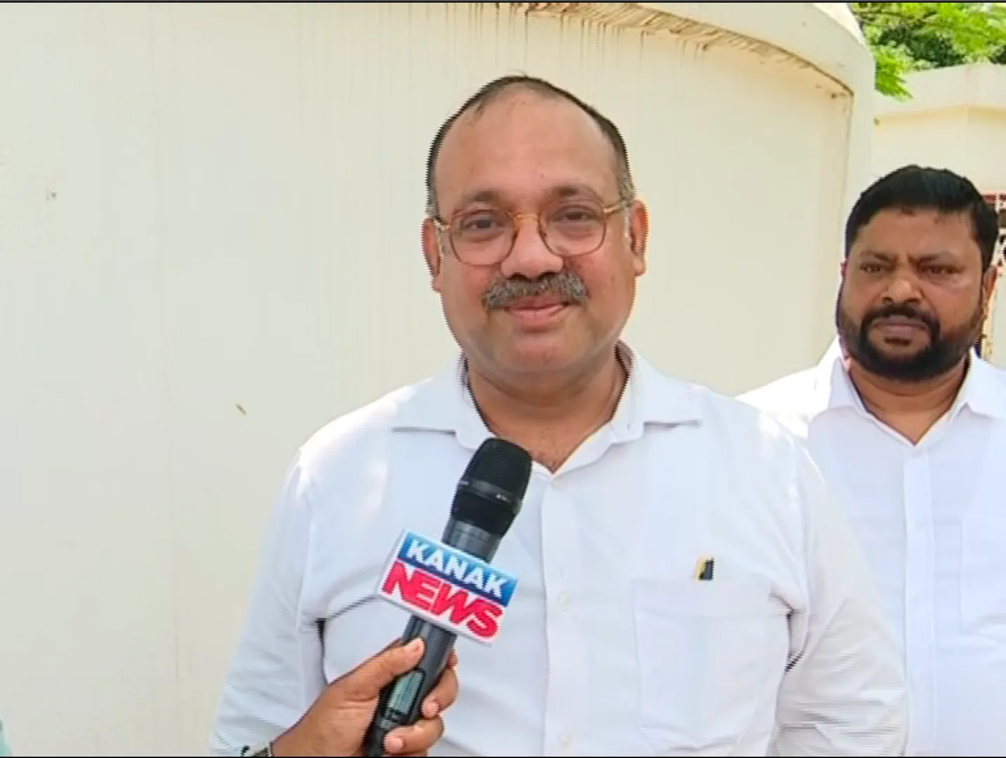 ବୁଝିଗଲେ ଜ୍ୟୋତି, ବୁଝାଇଦେଲା ବିଜେଡି । ଇସ୍ତଫାର ୨୪ ଘଣ୍ଟା ପରେ ପୁଣିଥରେ ଦଳକୁ ଫେରିଲେ ଜ୍ୟୋତିପ୍ରକାଶ ପାଣିଗ୍ରାହୀ, ଦଳ ଦେଲା ନୂଆ ଦାୟିତ୍ୱ ।