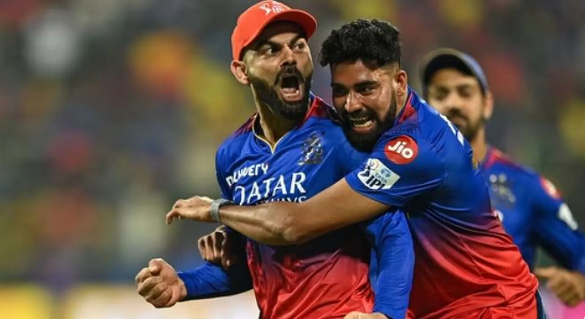 ଆଇପିଏଲ ପ୍ଲେଅଫରେ ରୟାଲ ଚ୍ୟାଲେଞ୍ଜର୍ସ ବେଙ୍ଗାଲୁରୁ । ୨୭ ରନରେ ଚେନ୍ନାଇ ସୁପର କିଙ୍ଗସକୁ ହରାଇ ଟିକେଟ ପକ୍କା । କୋହଲିଙ୍କ ଦଳର ସଫଳତାରେ ଝୁମିଗଲେ ଆରସିବି ଫ୍ୟାନ ।