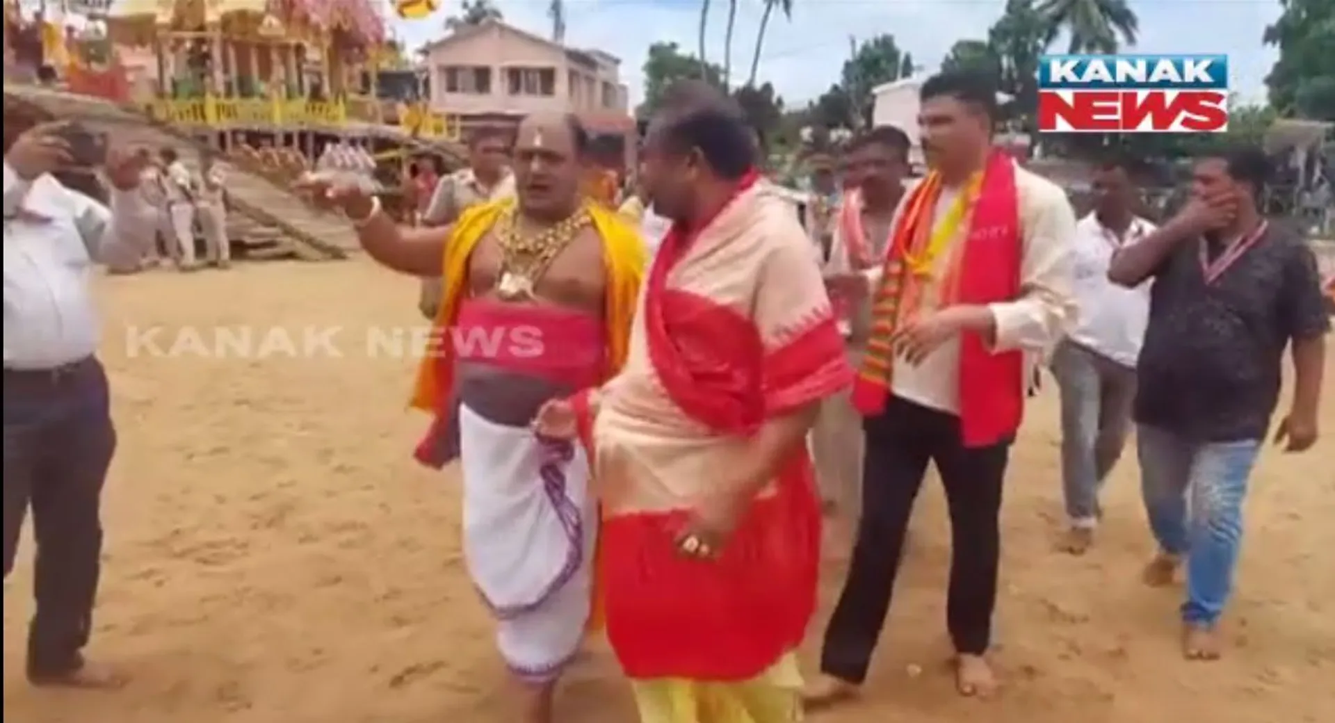ରଥ ଉପରେ ଅଣ ସେବାୟତ ଚଢିବା ନେଇ ପ୍ରଶାସନର ନିଷ୍ପତ୍ତି । ହେବ ଦୃଢ କାର୍ଯ୍ୟାନୁଷ୍ଠାନ