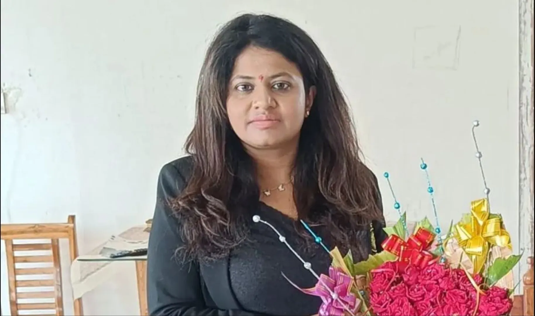 ପିତା, ମାତାଙ୍କ ପାଖରେ ରହିଛି ୪୦ କୋଟି ଟଙ୍କାର ସମ୍ପତ୍ତି । ମାତ୍ର ନିଜକୁ ଜଣେ ନନ୍ କ୍ରିମି ଓବିସି ବୋଲି ପ୍ରମାଣିତ କରି ହାତେଇଥିଲେ ସୁଯୋଗ