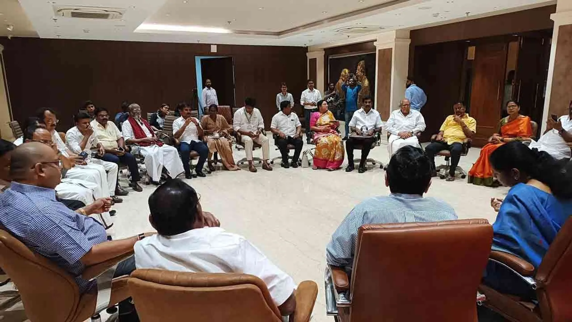 dmk-mp-meeting